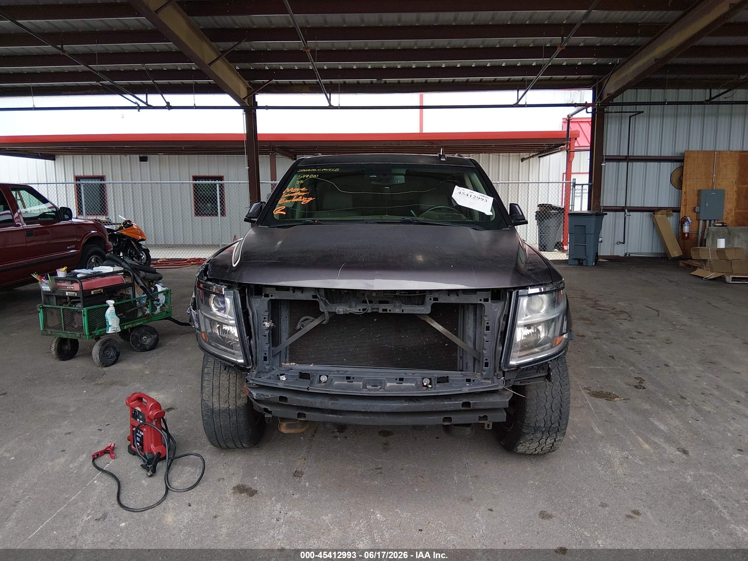 2015 Chevrolet Tahoe Lt Gray vin: 1GNSCBKC9FR549081