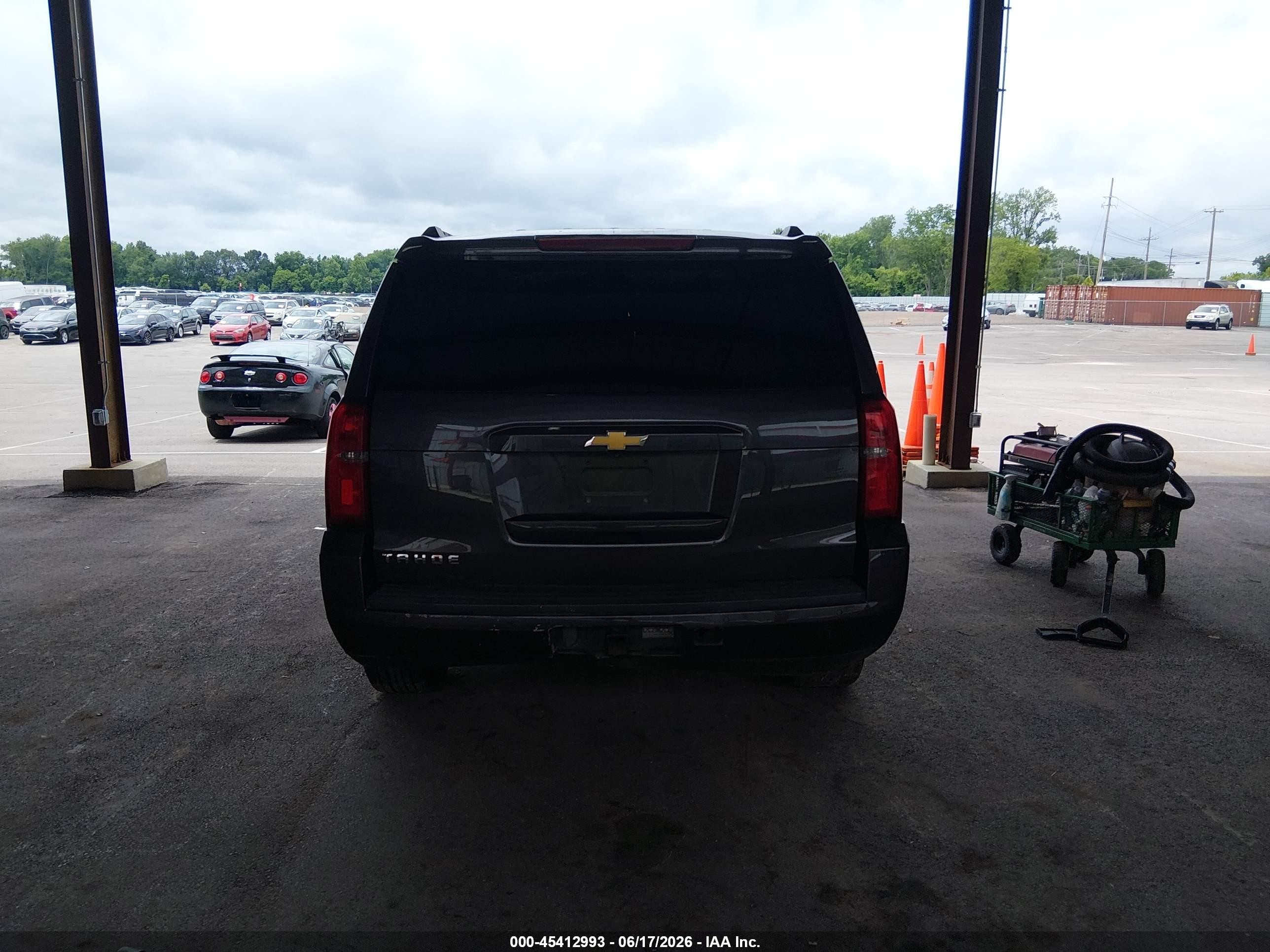 2015 Chevrolet Tahoe Lt Gray vin: 1GNSCBKC9FR549081