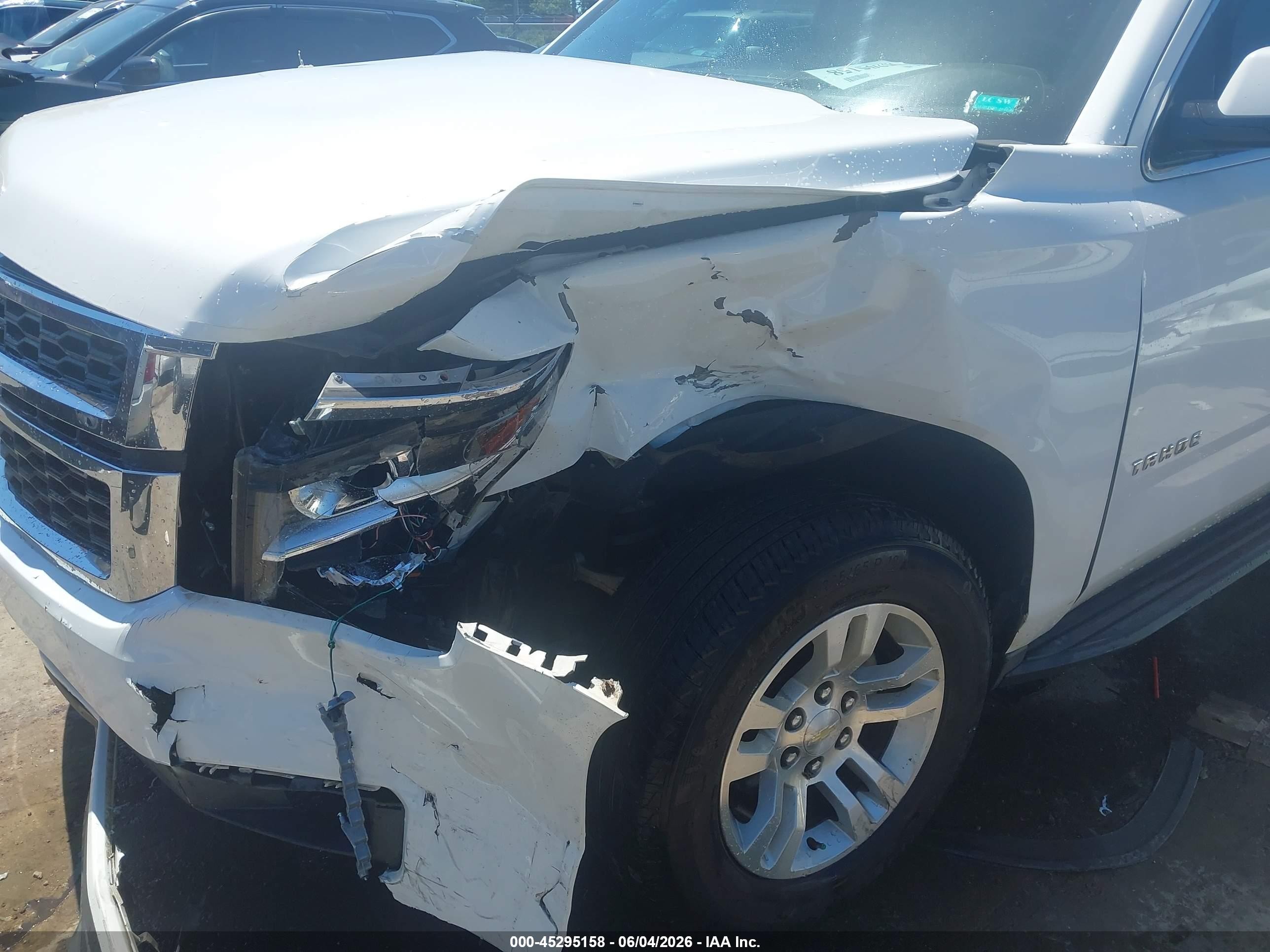 2015 Chevrolet Tahoe Lt White vin: 1GNSCBKC9FR678373