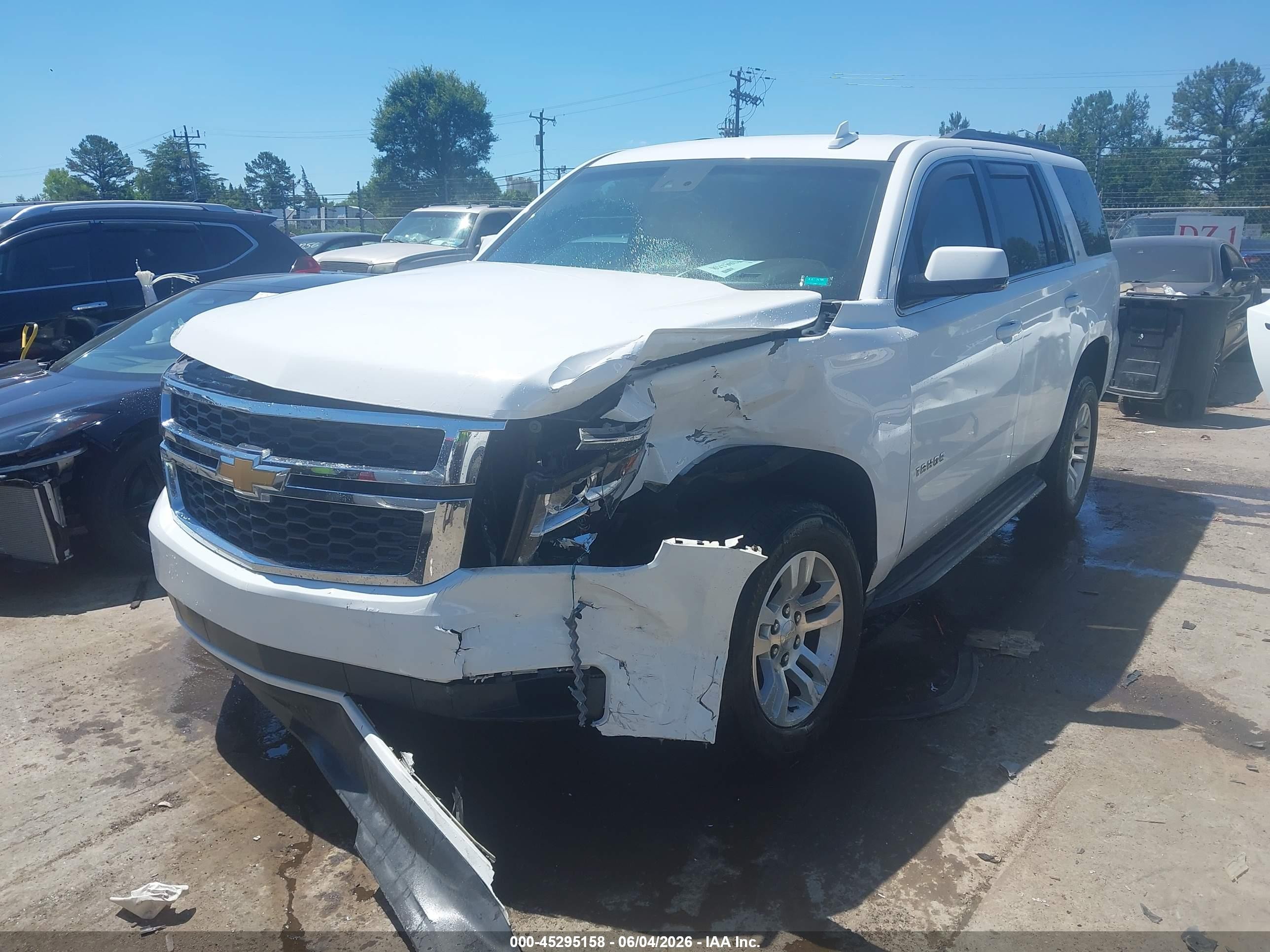 2015 Chevrolet Tahoe Lt White vin: 1GNSCBKC9FR678373