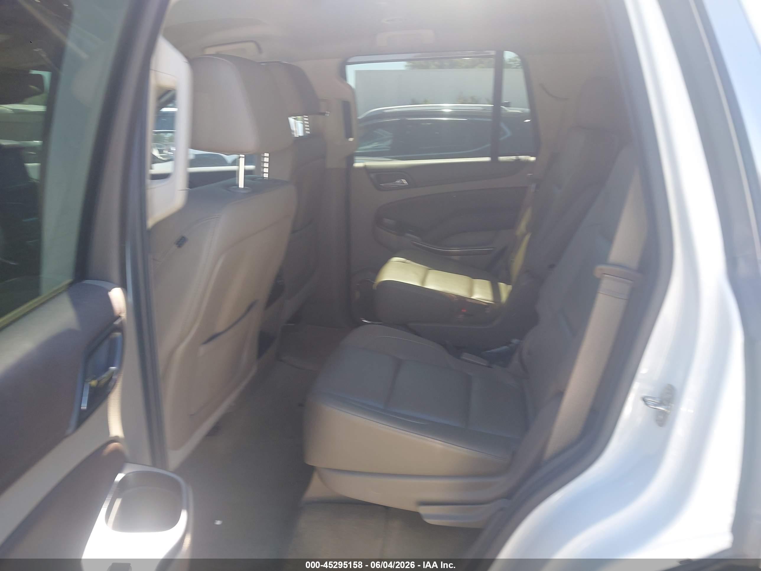 2015 Chevrolet Tahoe Lt White vin: 1GNSCBKC9FR678373