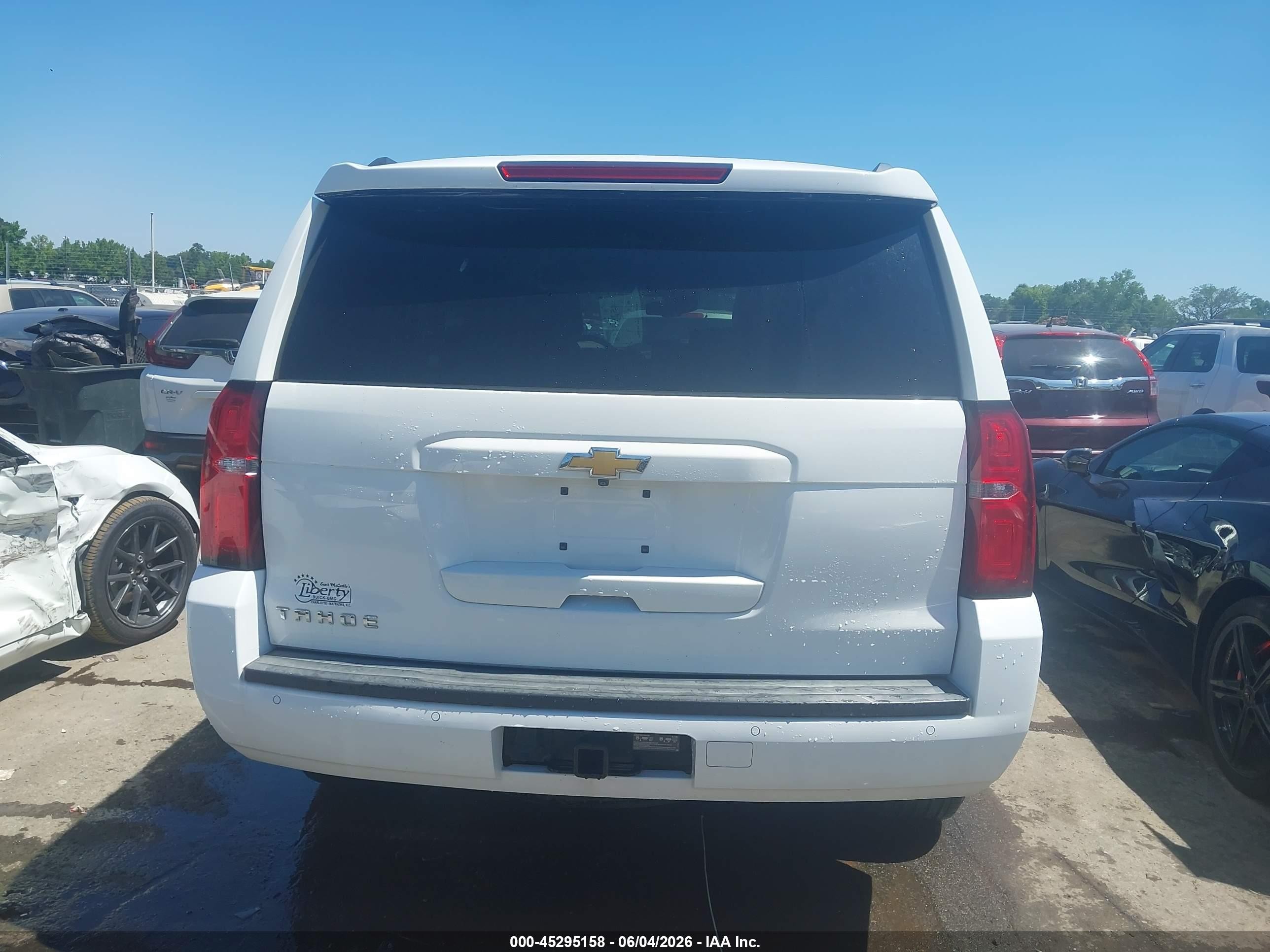 2015 Chevrolet Tahoe Lt White vin: 1GNSCBKC9FR678373