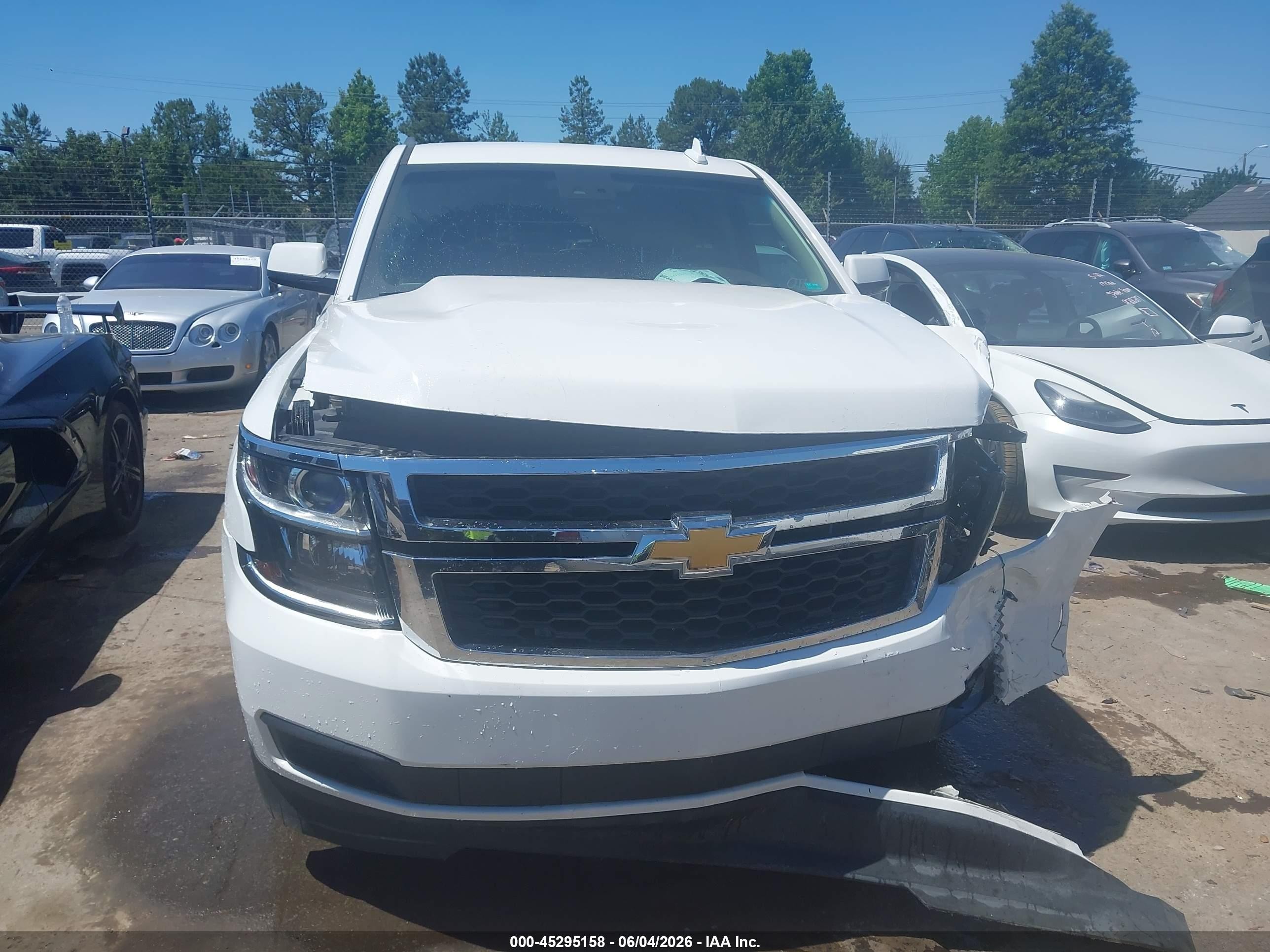 2015 Chevrolet Tahoe Lt White vin: 1GNSCBKC9FR678373