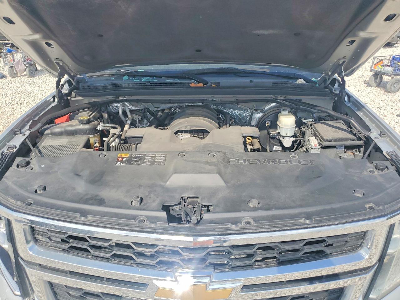 2015 Chevrolet Tahoe Silver vin: 1GNSCBKCXFR247380