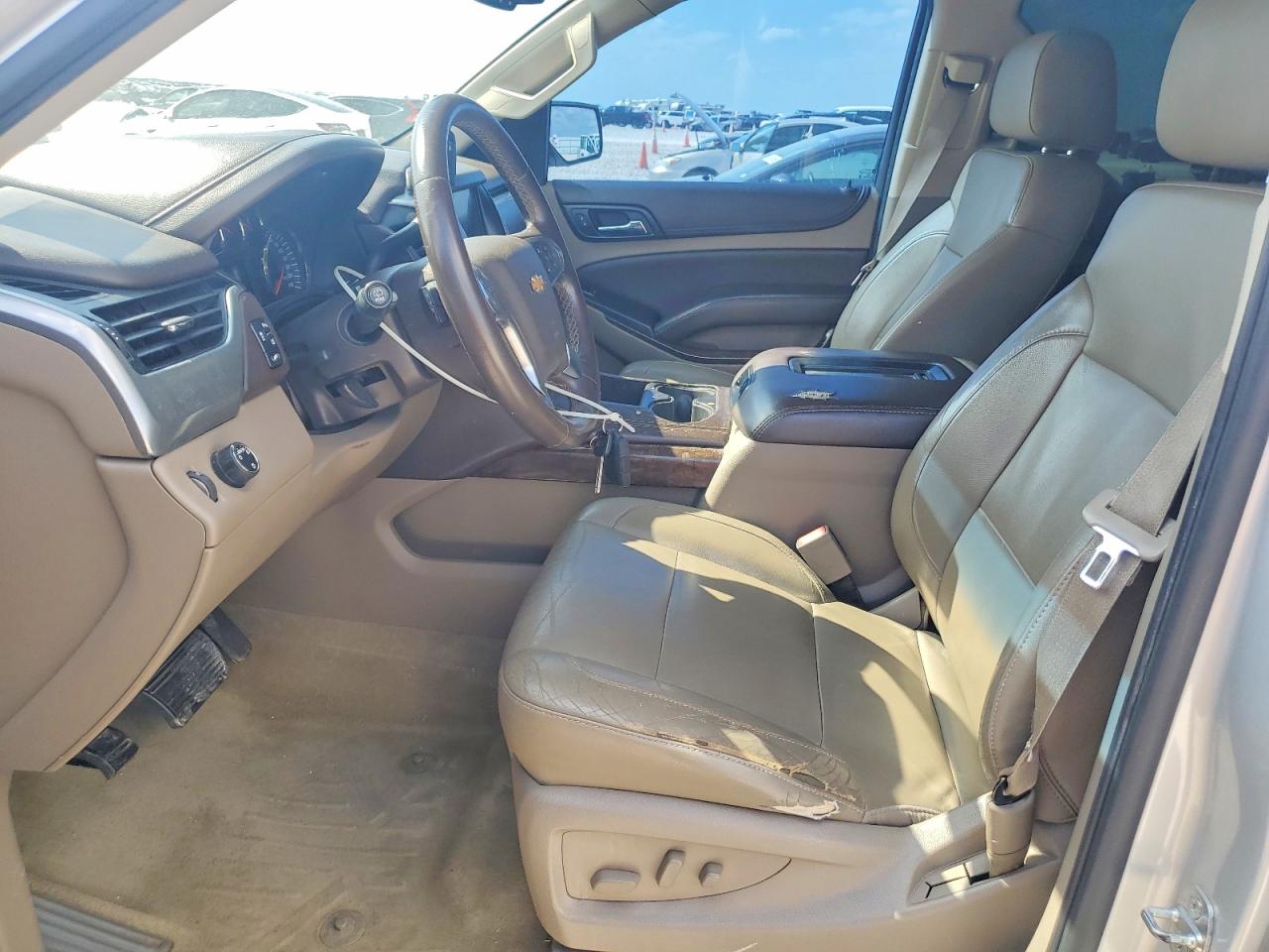 2015 Chevrolet Tahoe Silver vin: 1GNSCBKCXFR247380