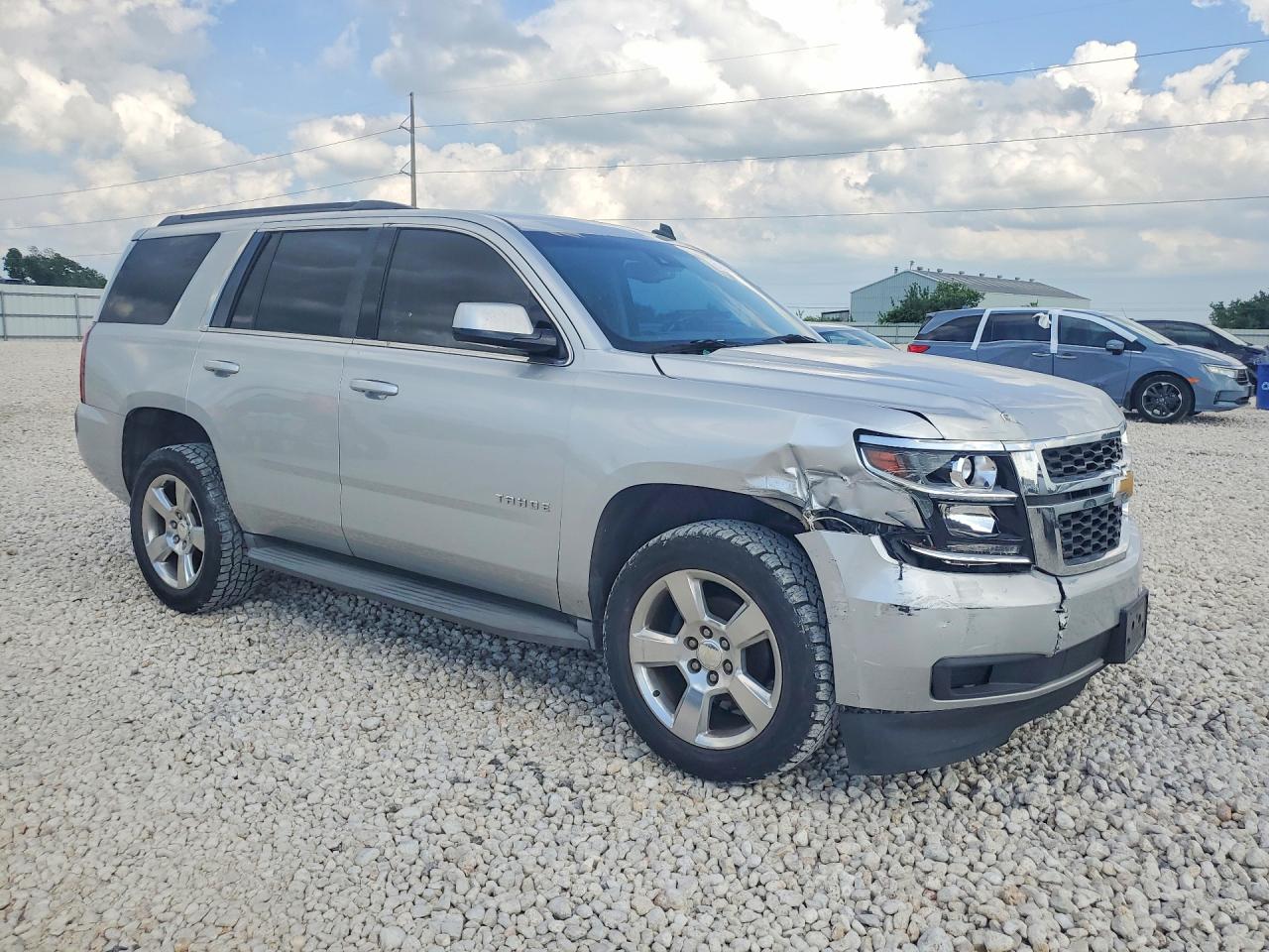 2015 Chevrolet Tahoe Silver vin: 1GNSCBKCXFR247380