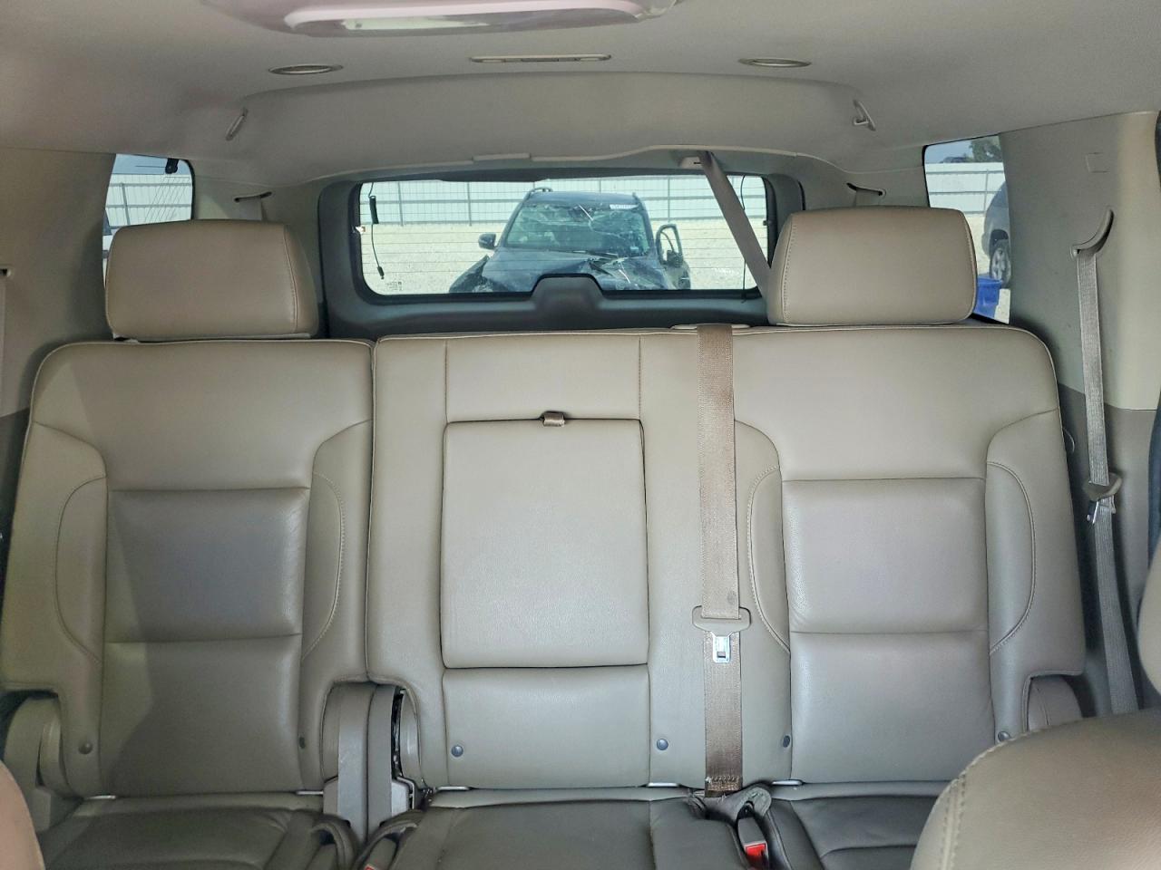 2015 Chevrolet Tahoe Silver vin: 1GNSCBKCXFR247380