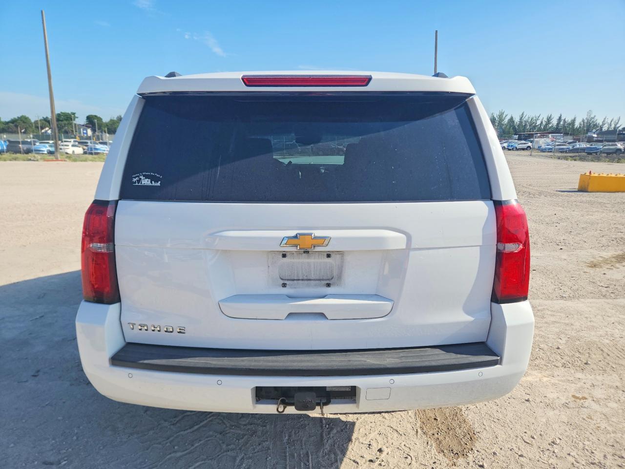 2015 Chevrolet Tahoe C1500 Lt White vin: 1GNSCBKCXFR284560