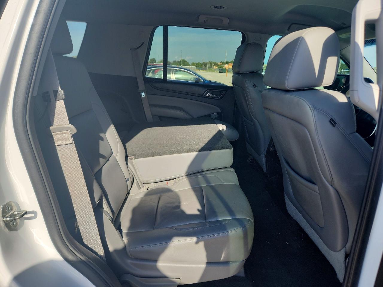 2015 Chevrolet Tahoe C1500 Lt White vin: 1GNSCBKCXFR284560