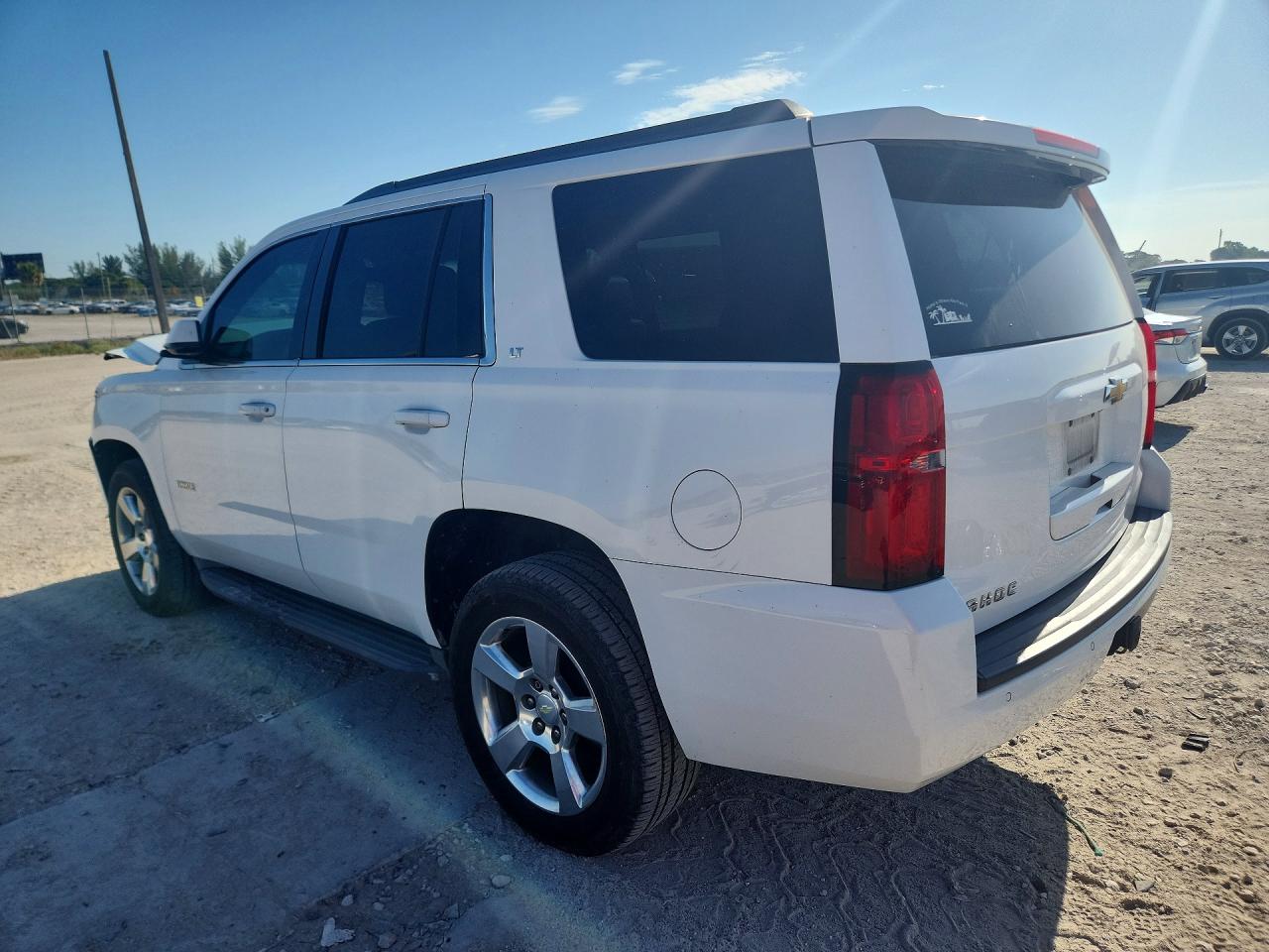 2015 Chevrolet Tahoe C1500 Lt White vin: 1GNSCBKCXFR284560