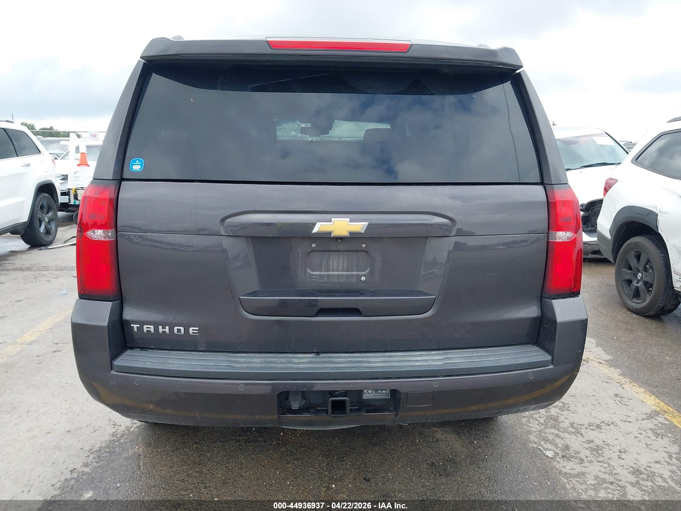 2017 Chevrolet Tahoe Lt Gray vin: 1GNSCBKCXHR394415