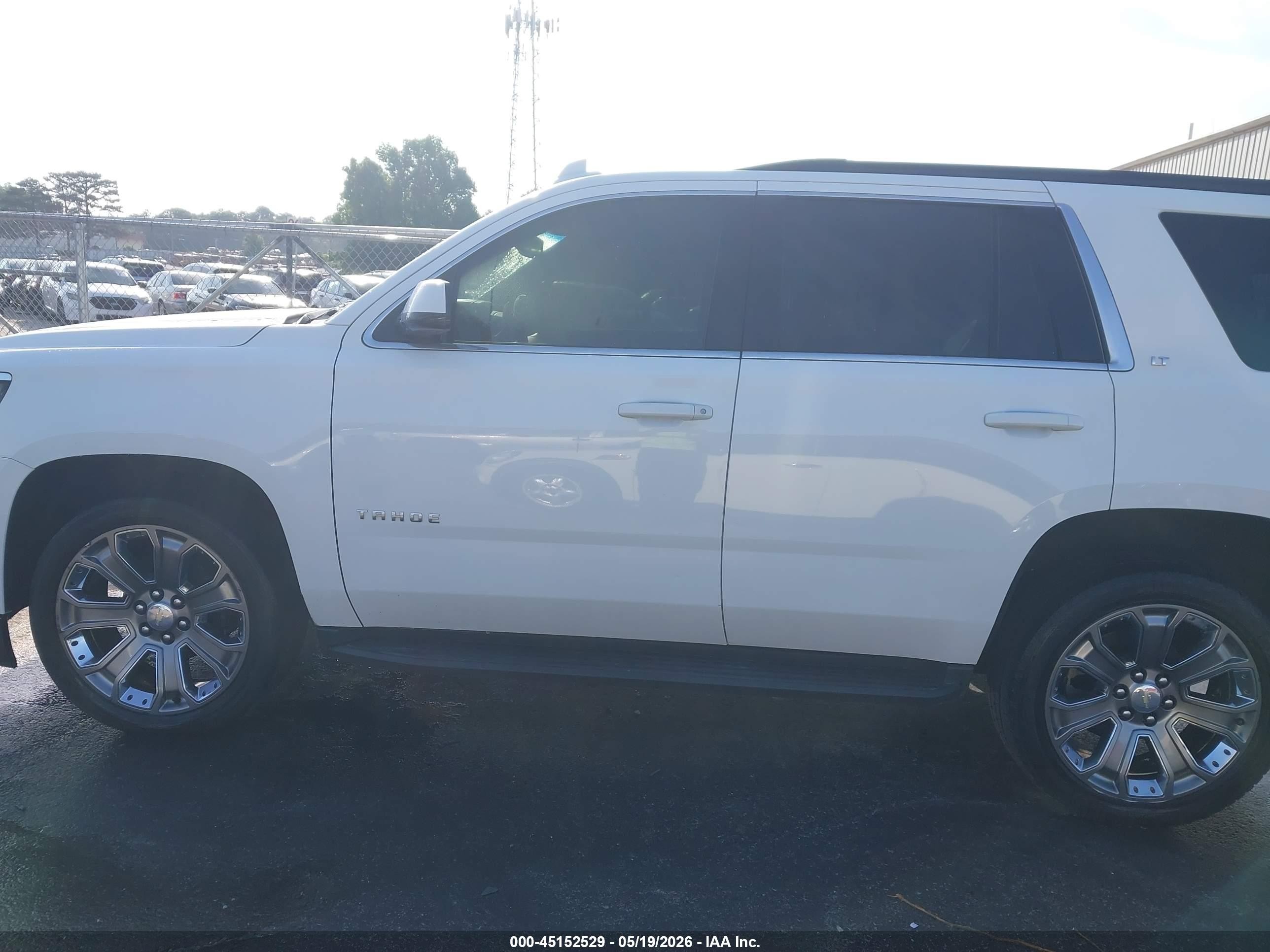 2019 Chevrolet Tahoe Lt White vin: 1GNSCBKCXKR390176