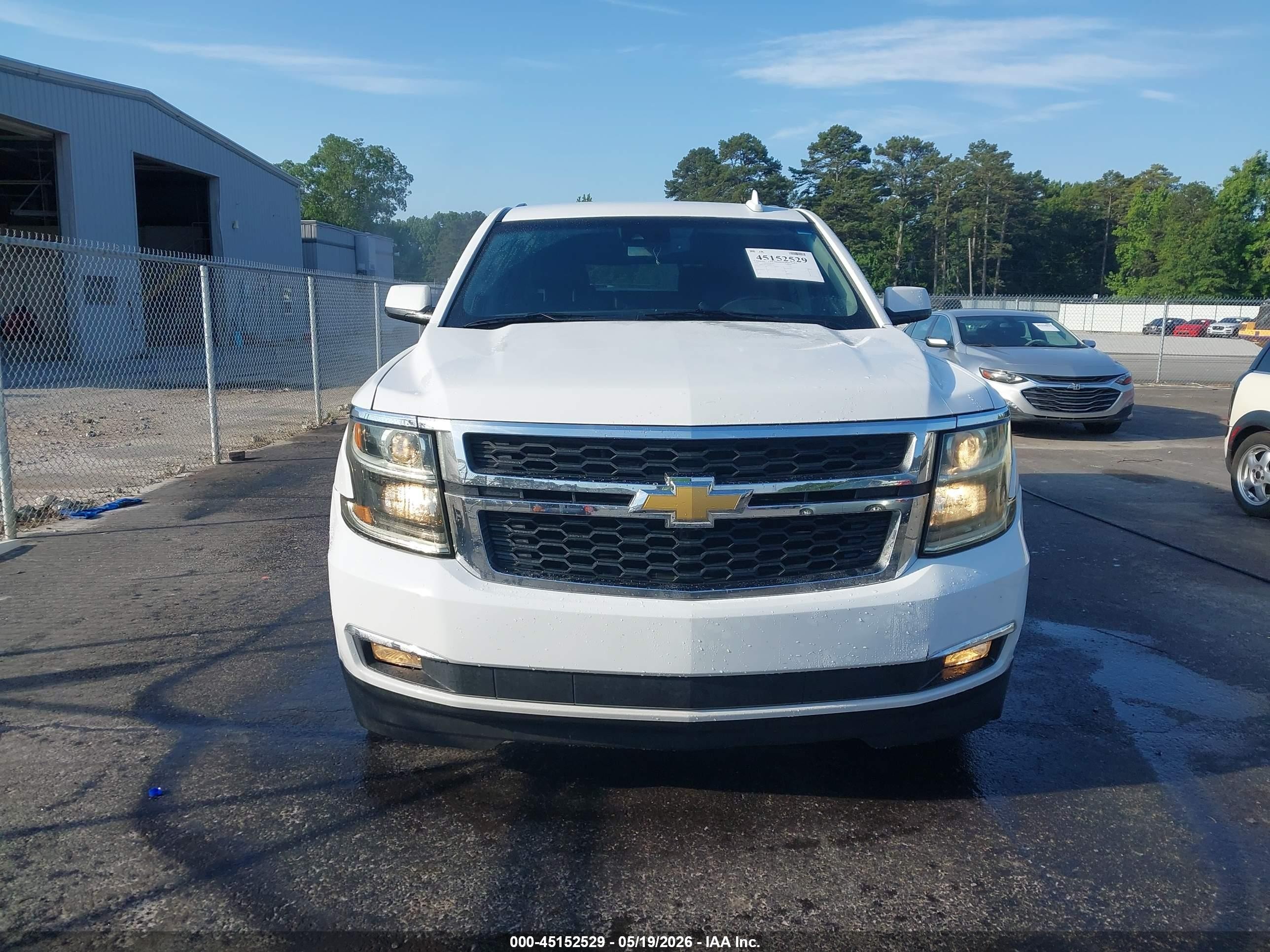 2019 Chevrolet Tahoe Lt White vin: 1GNSCBKCXKR390176