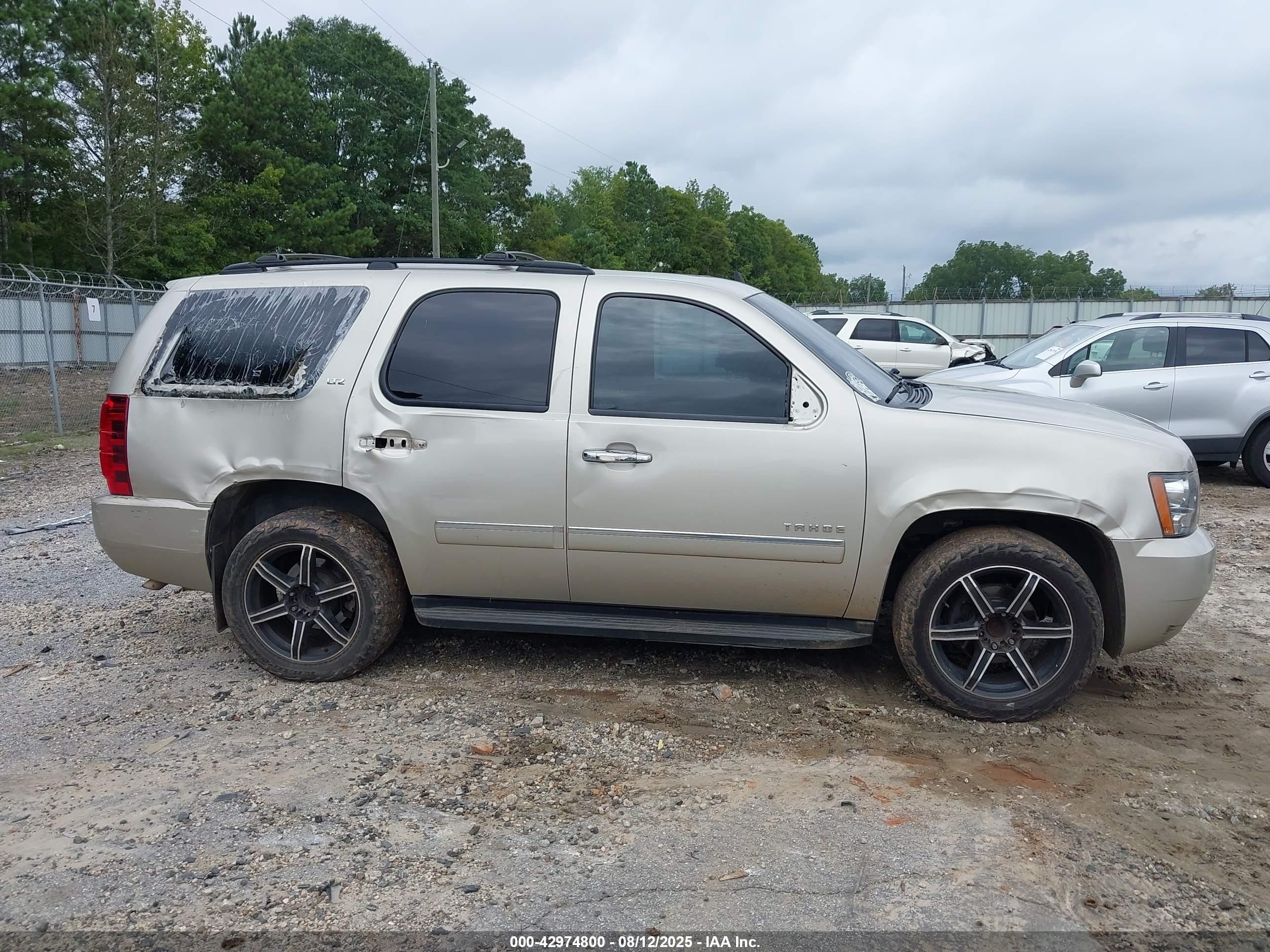 2013 Chevrolet Tahoe Ltz Tan vin: 1GNSCCE01DR144918