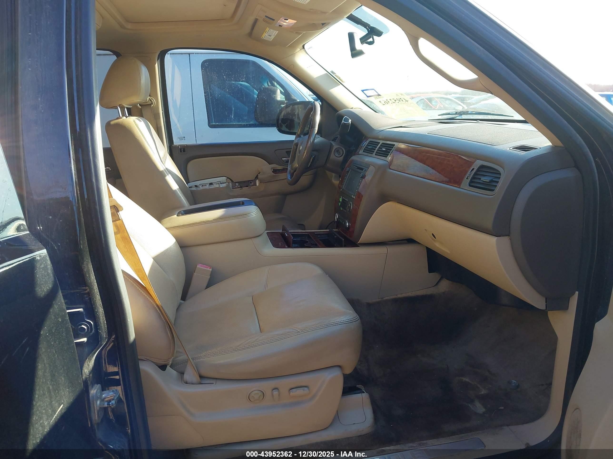 2013 Chevrolet Tahoe Ltz Black vin: 1GNSCCE01DR356847