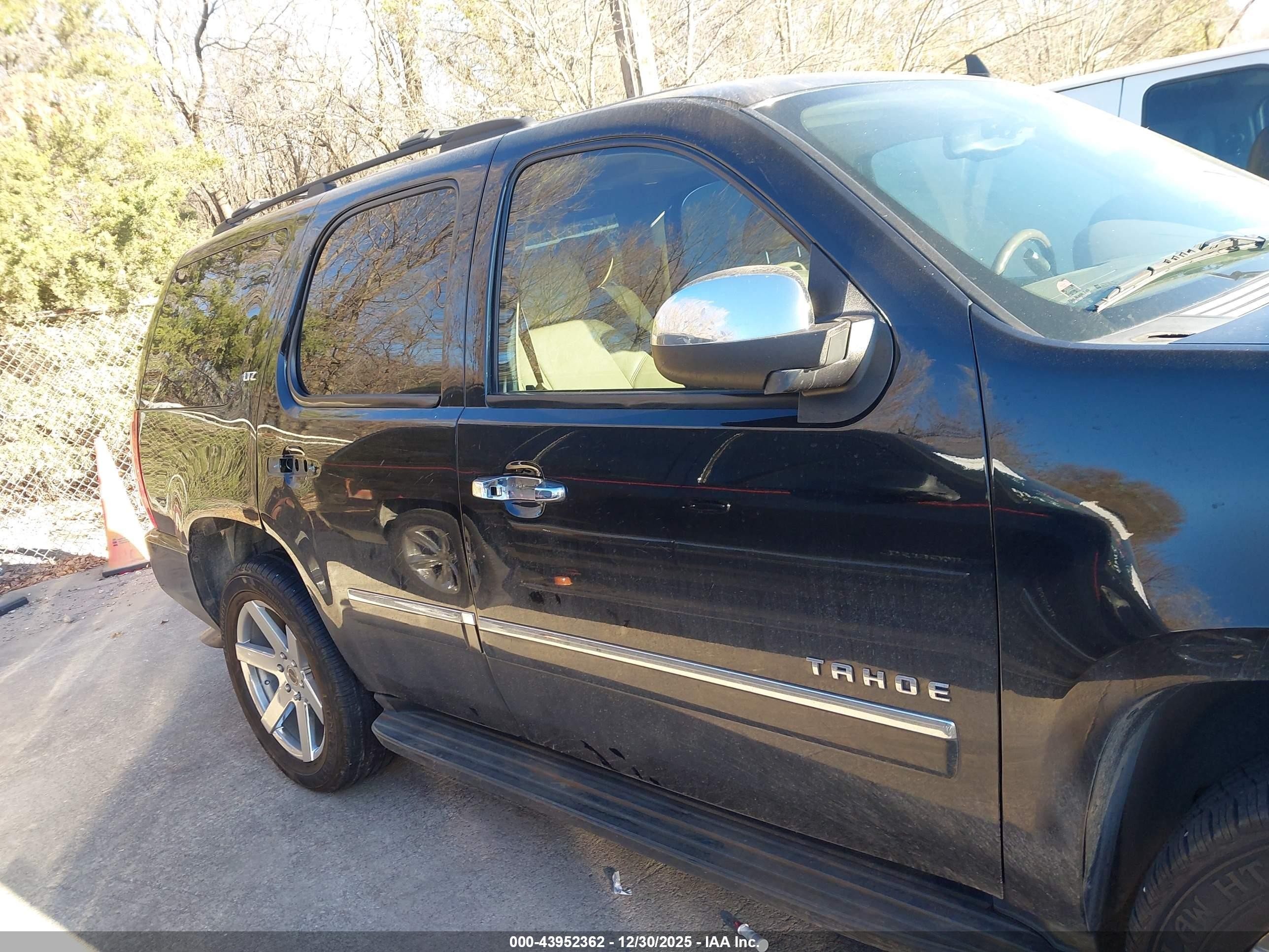 2013 Chevrolet Tahoe Ltz Black vin: 1GNSCCE01DR356847