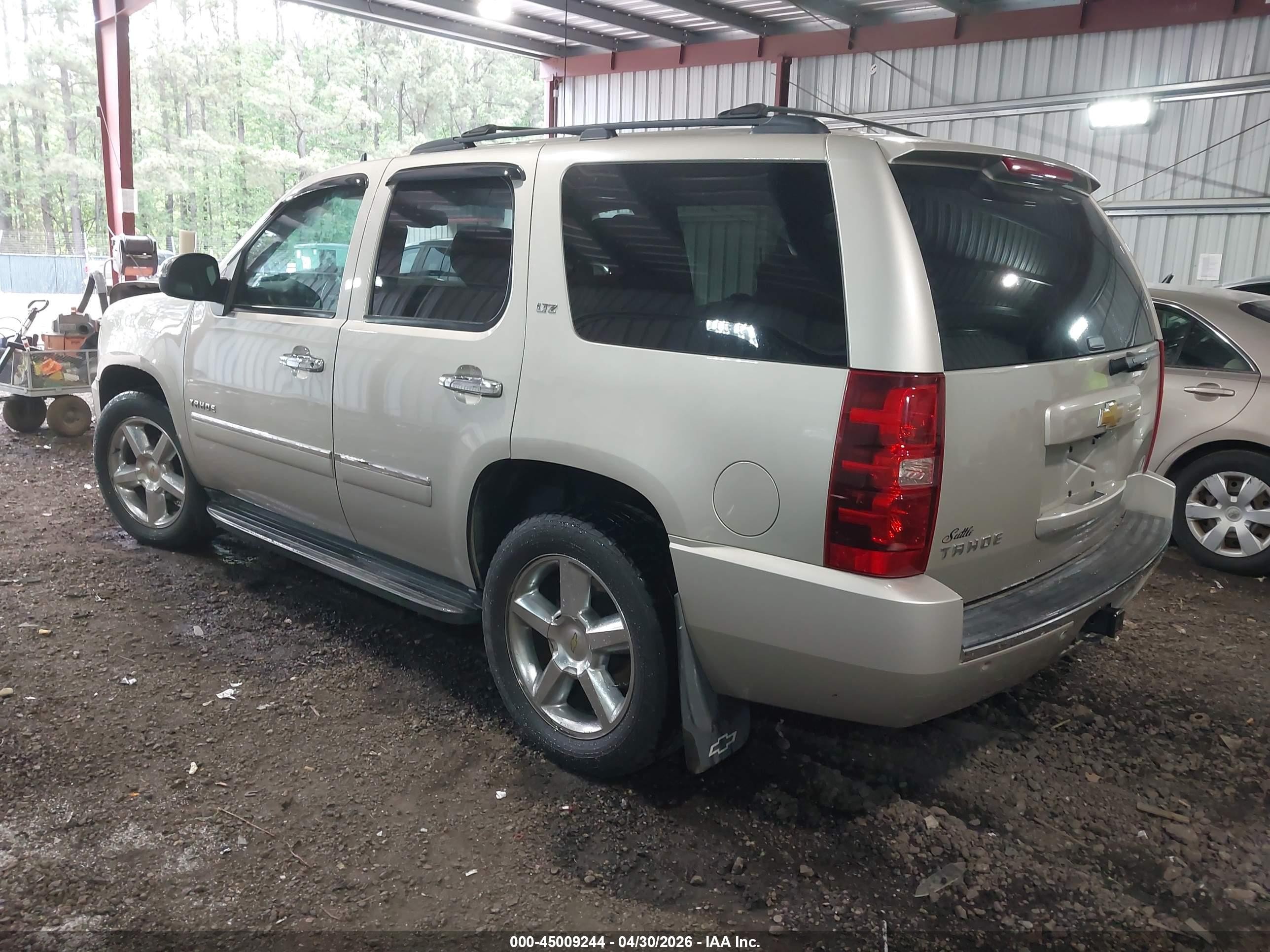 2013 Chevrolet Tahoe Ltz Желто-коричневый vin: 1GNSCCE01DR378752