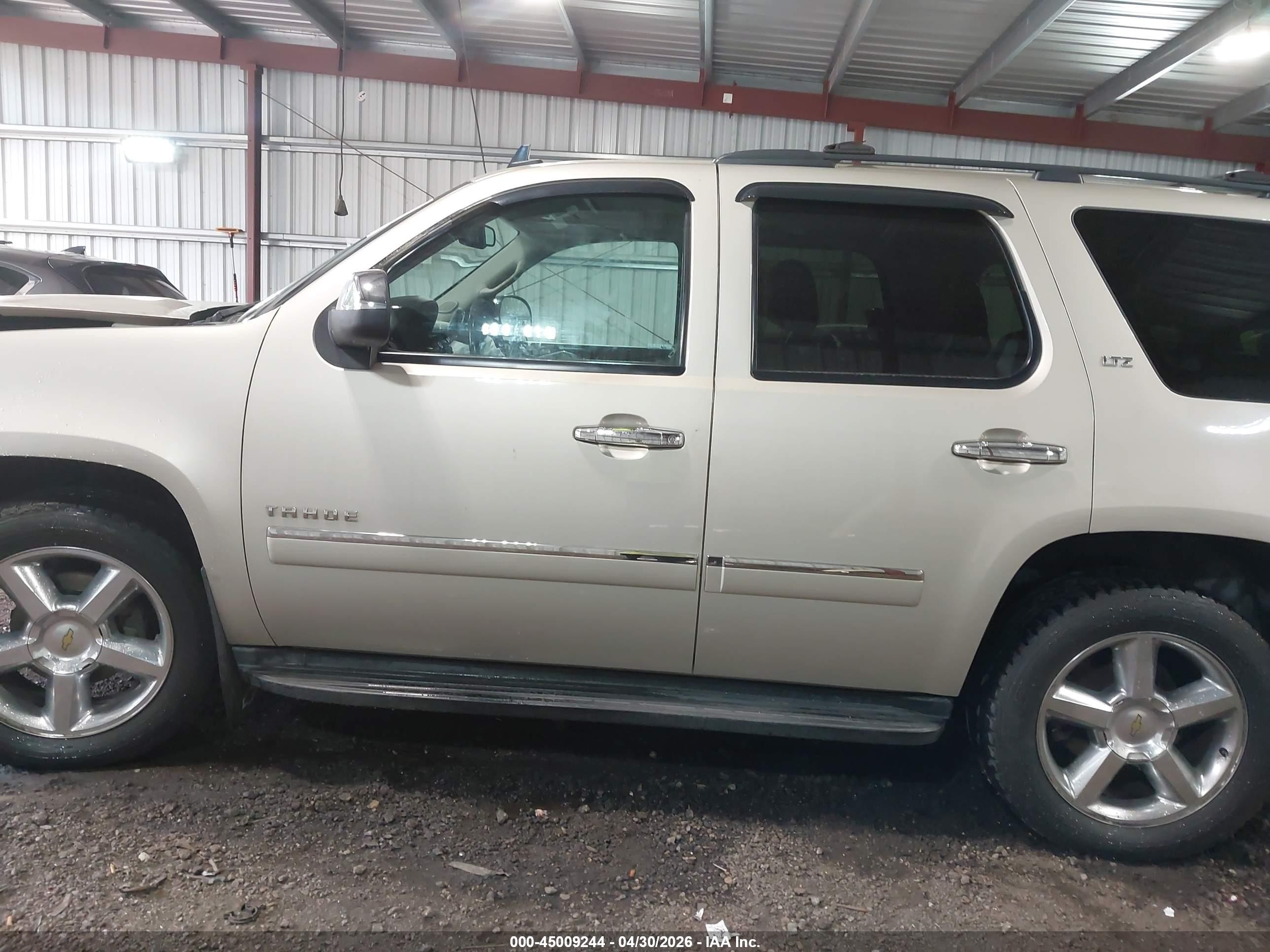 2013 Chevrolet Tahoe Ltz Желто-коричневый vin: 1GNSCCE01DR378752