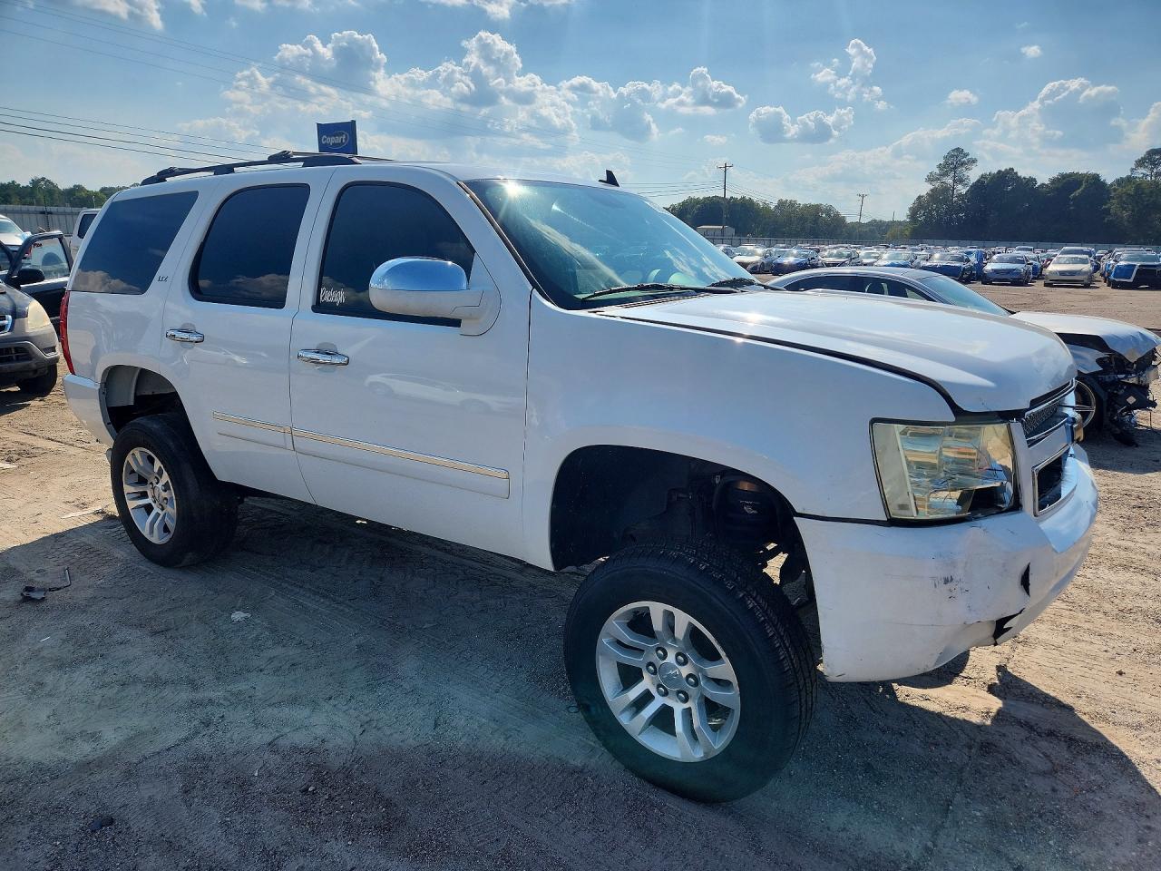 2011 Chevrolet Tahoe C1500 Ltz White vin: 1GNSCCE02BR172448