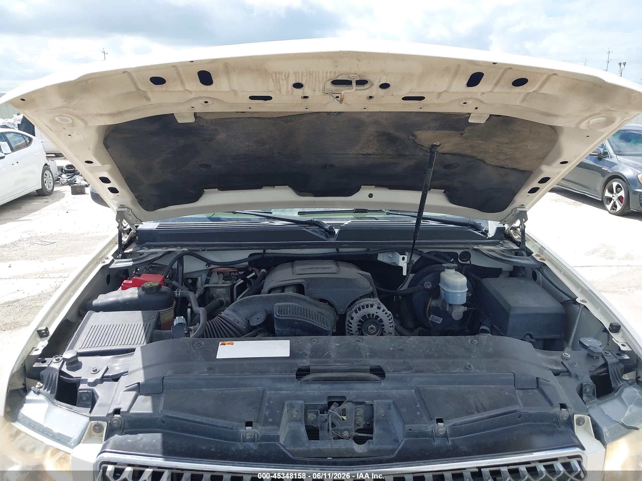 2012 Chevrolet Tahoe Ltz White vin: 1GNSCCE02CR308367