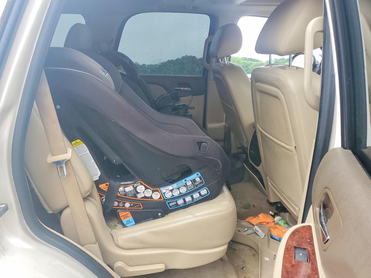 2012 Chevrolet Tahoe C1500 Ltz Белый vin: 1GNSCCE02CR324701