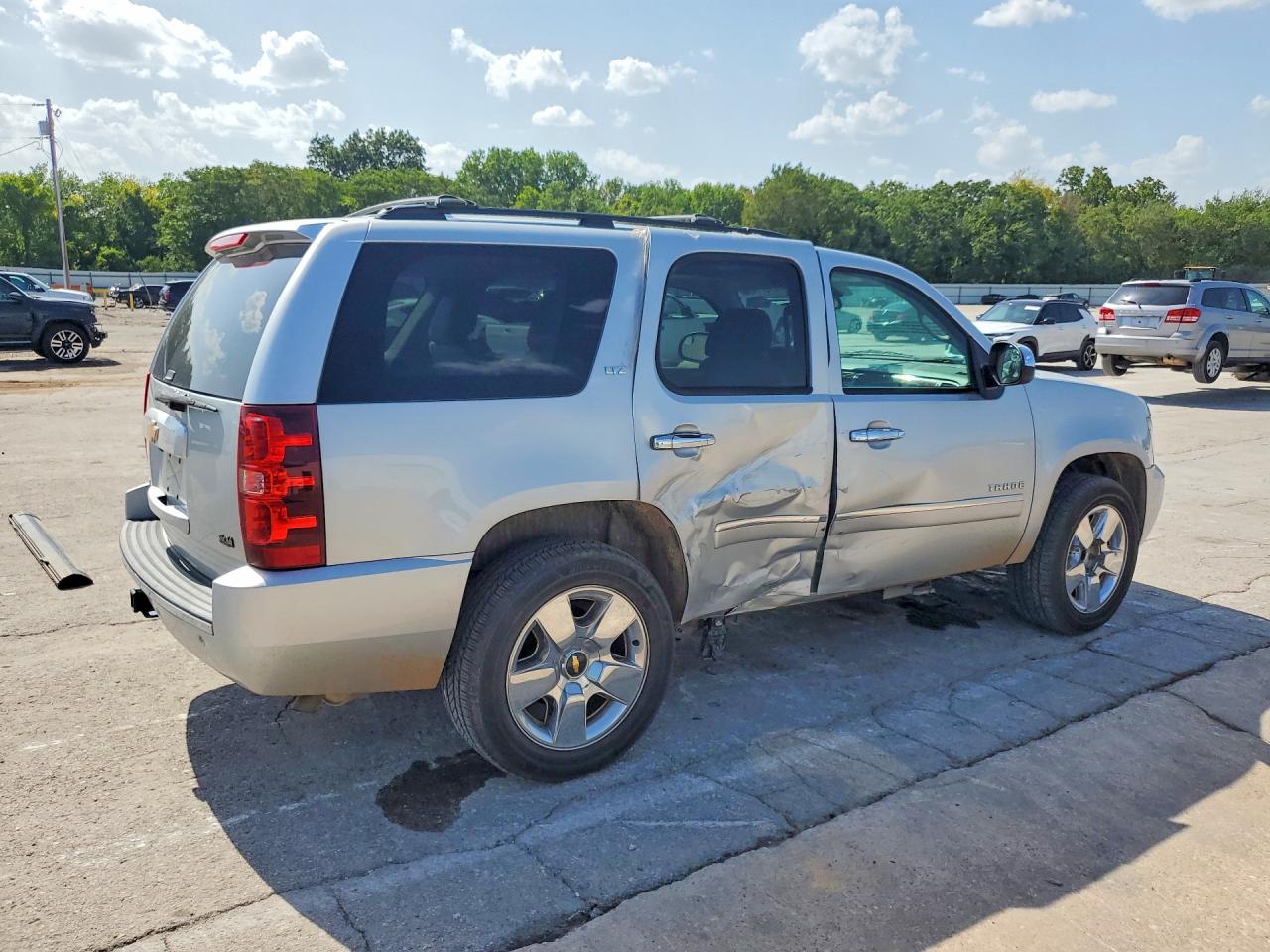 2013 Chevrolet Tahoe C1500 Ltz Silver vin: 1GNSCCE02DR139498