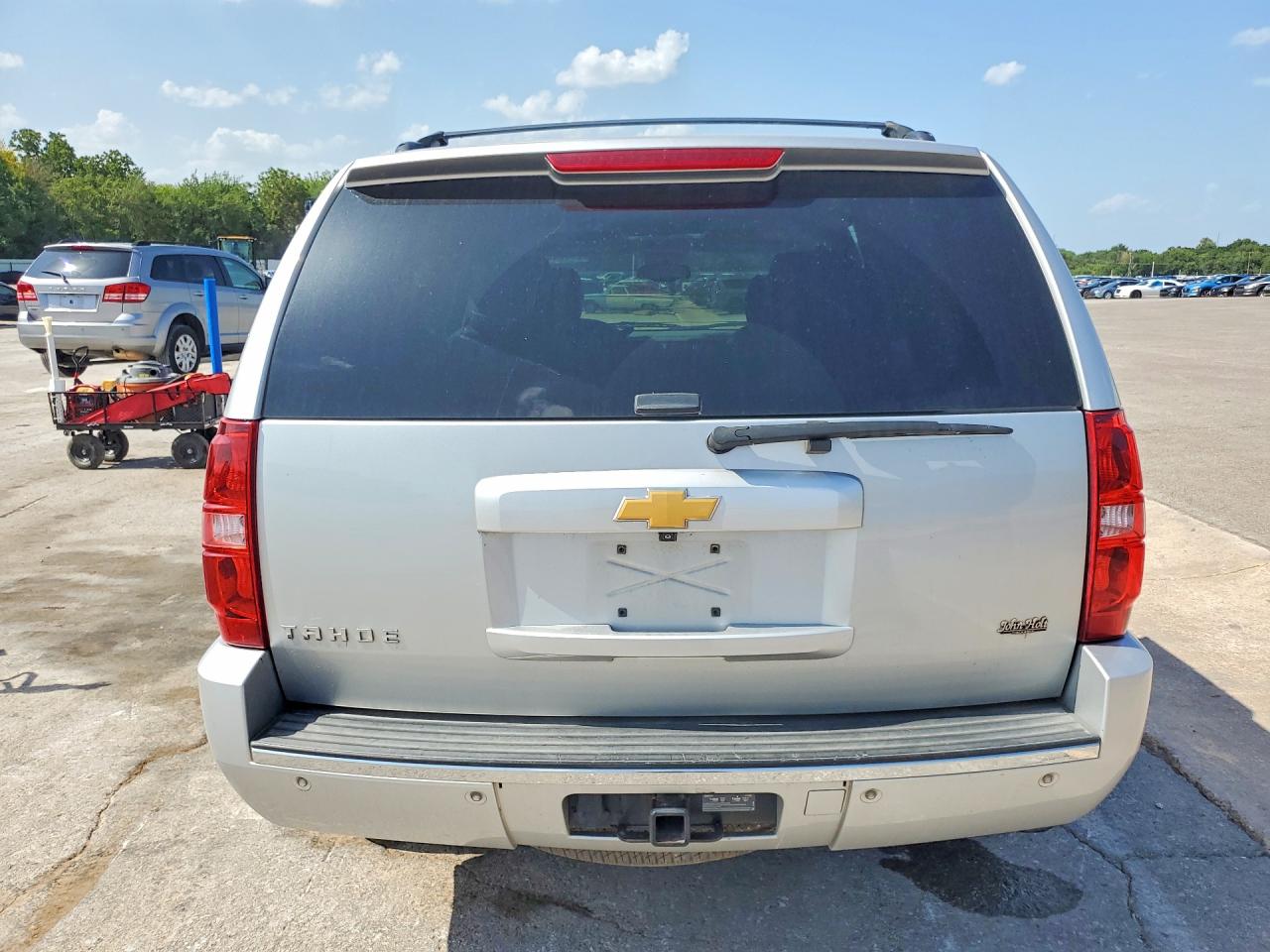 2013 Chevrolet Tahoe C1500 Ltz Silver vin: 1GNSCCE02DR139498