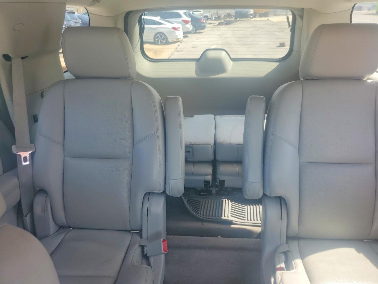 2013 Chevrolet Tahoe C1500 Ltz Silver vin: 1GNSCCE02DR139498