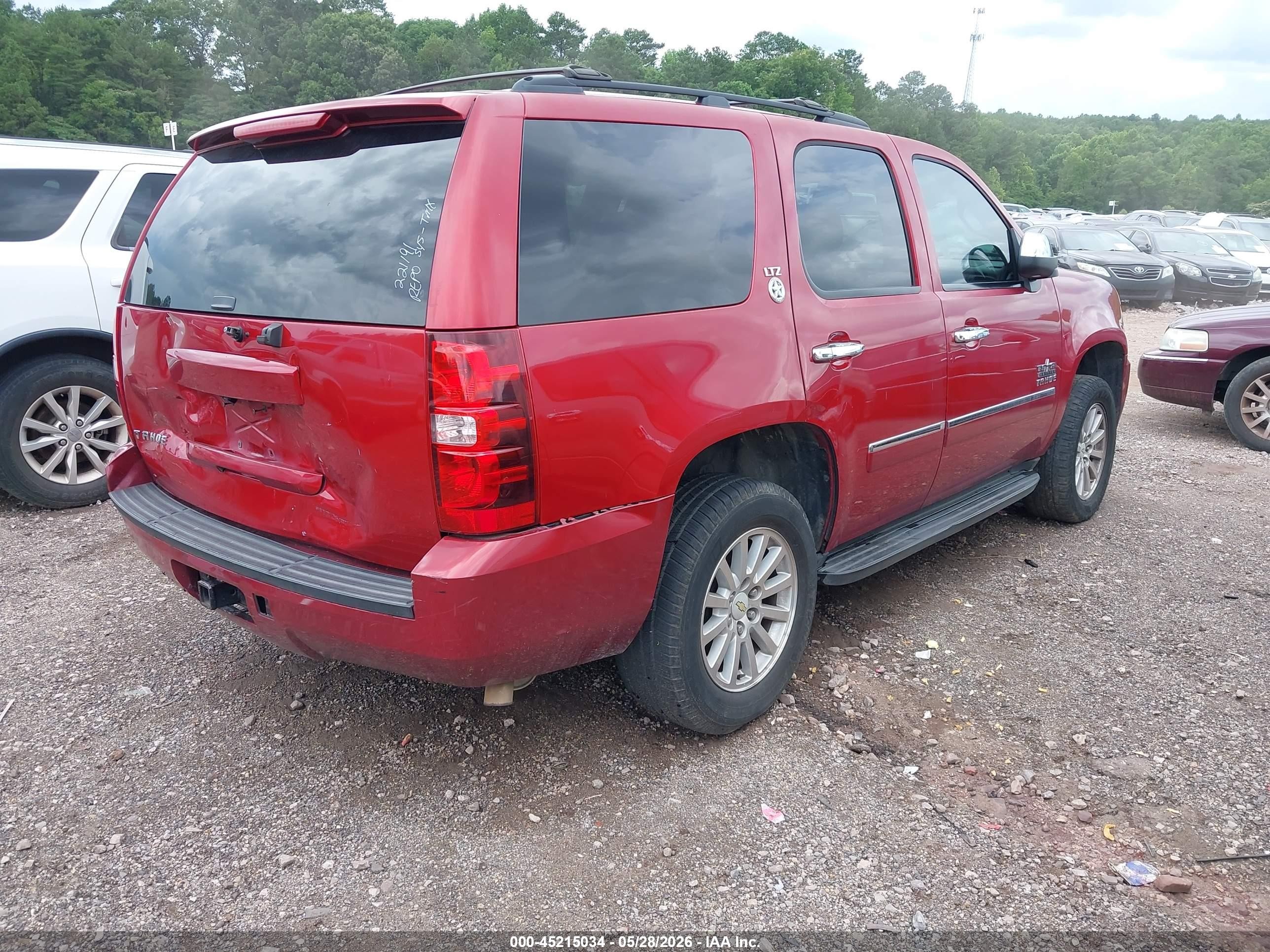 2013 Chevrolet Tahoe Ltz Красный vin: 1GNSCCE03DR221191