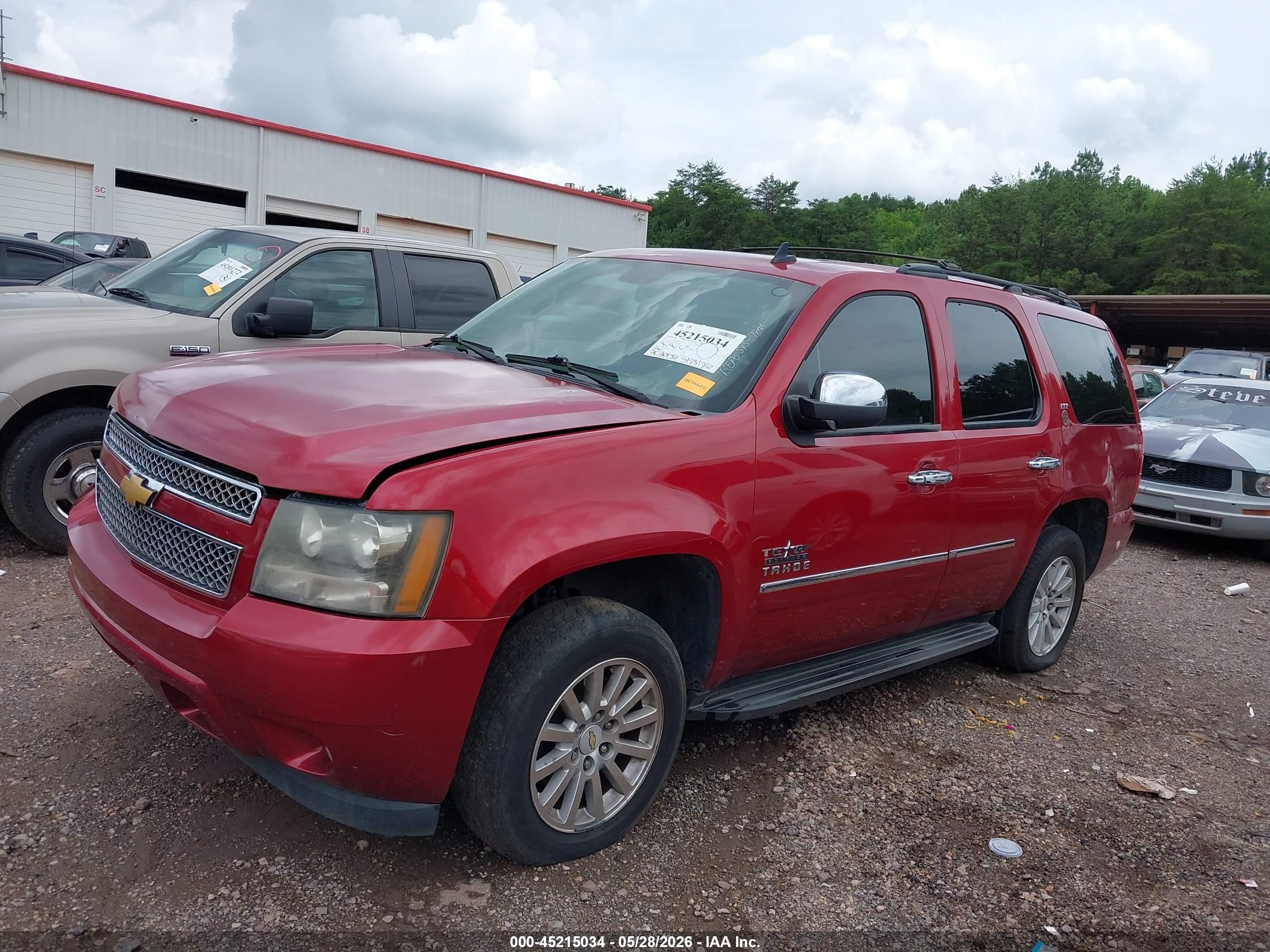 2013 Chevrolet Tahoe Ltz Красный vin: 1GNSCCE03DR221191