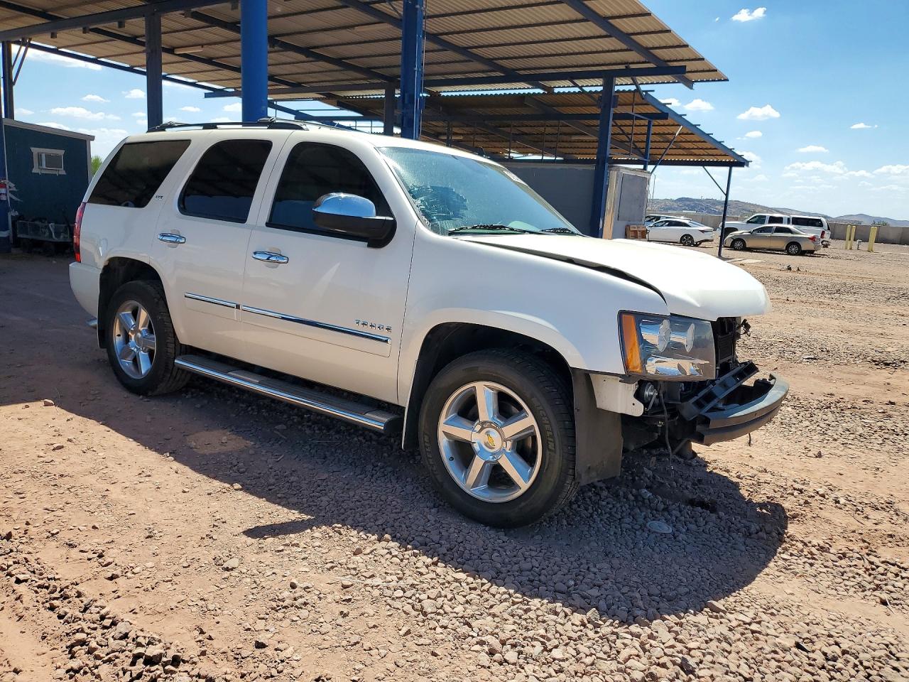 2013 Chevrolet Tahoe C1500 Ltz White vin: 1GNSCCE04DR132407