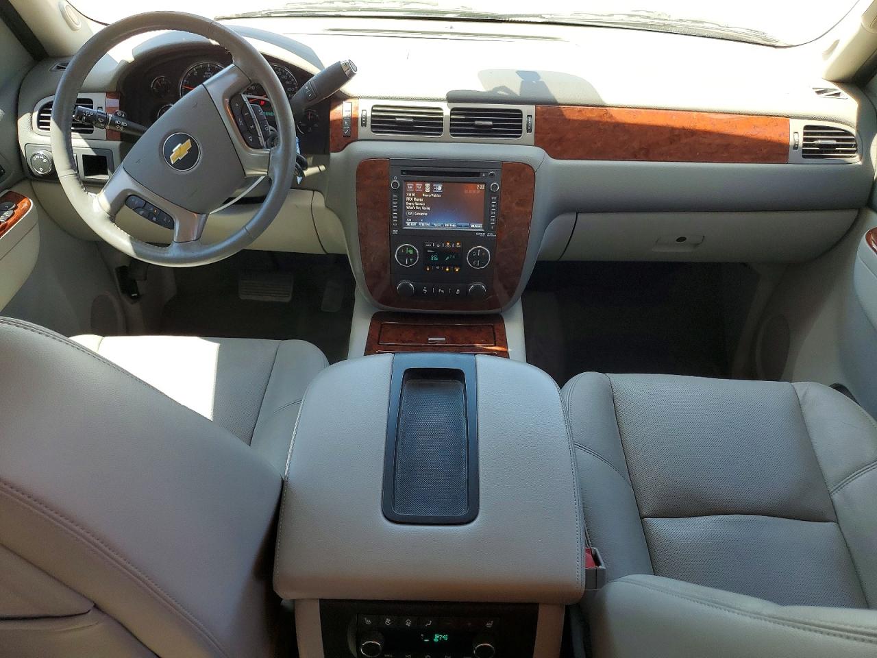 2013 Chevrolet Tahoe C1500 Ltz White vin: 1GNSCCE04DR132407
