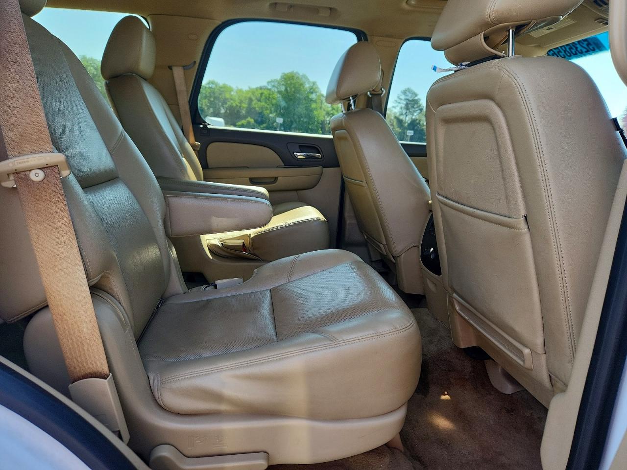 2013 Chevrolet Tahoe C1500 Ltz White vin: 1GNSCCE06DR163707