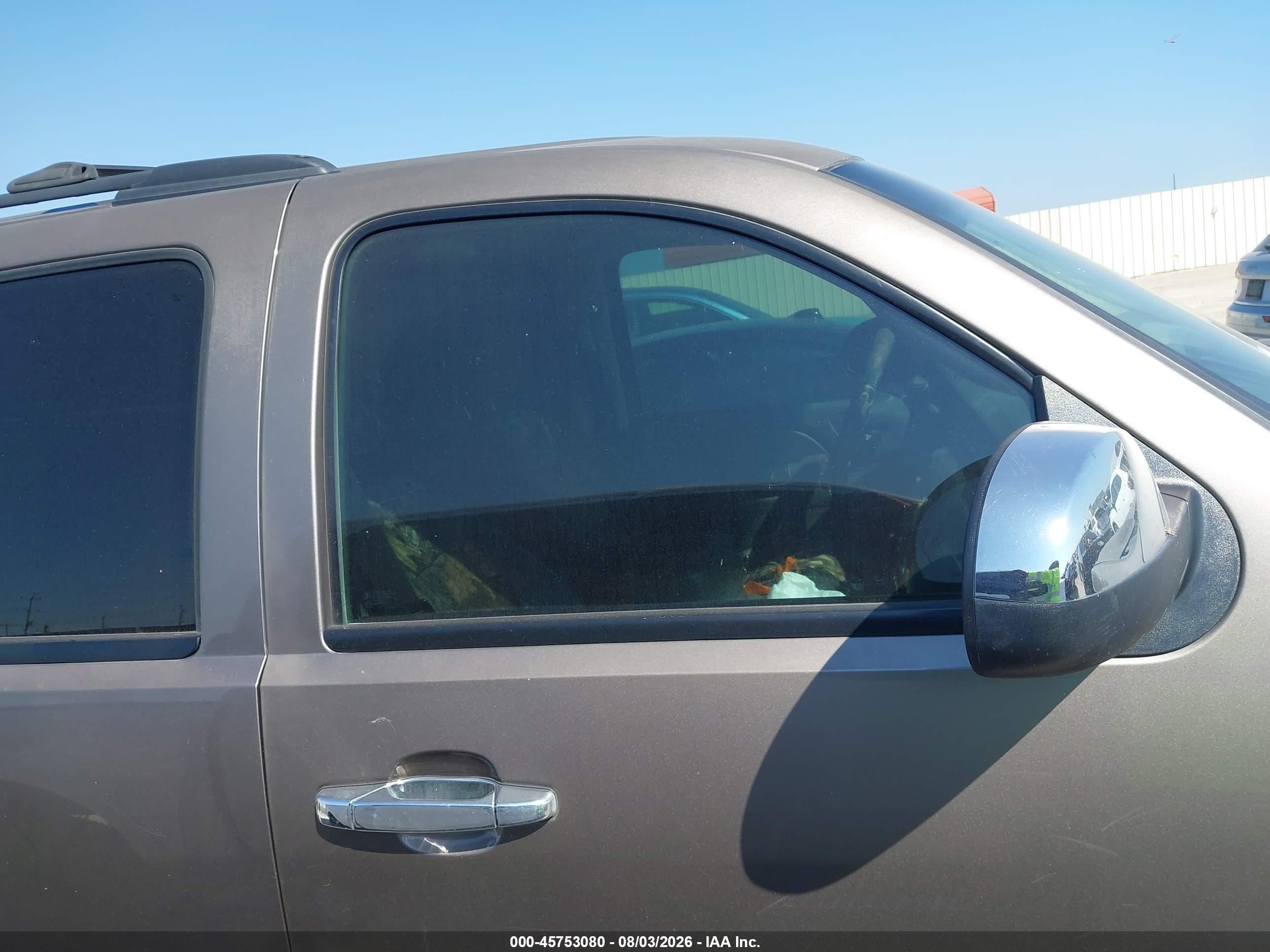 2013 Chevrolet Tahoe Ltz Серый vin: 1GNSCCE07DR344735