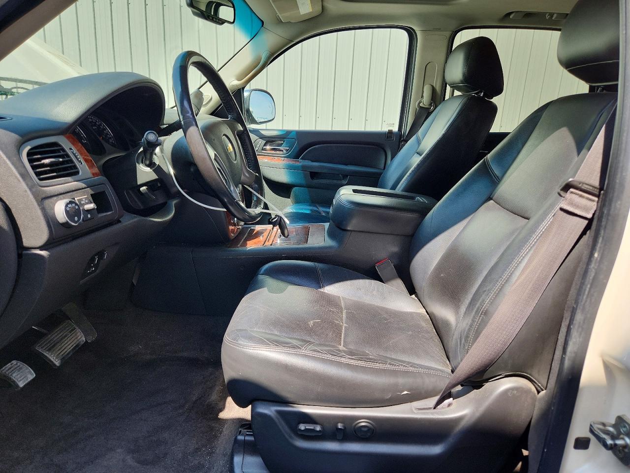 2014 Chevrolet Tahoe C1500 Ltz Белый vin: 1GNSCCE07ER141250