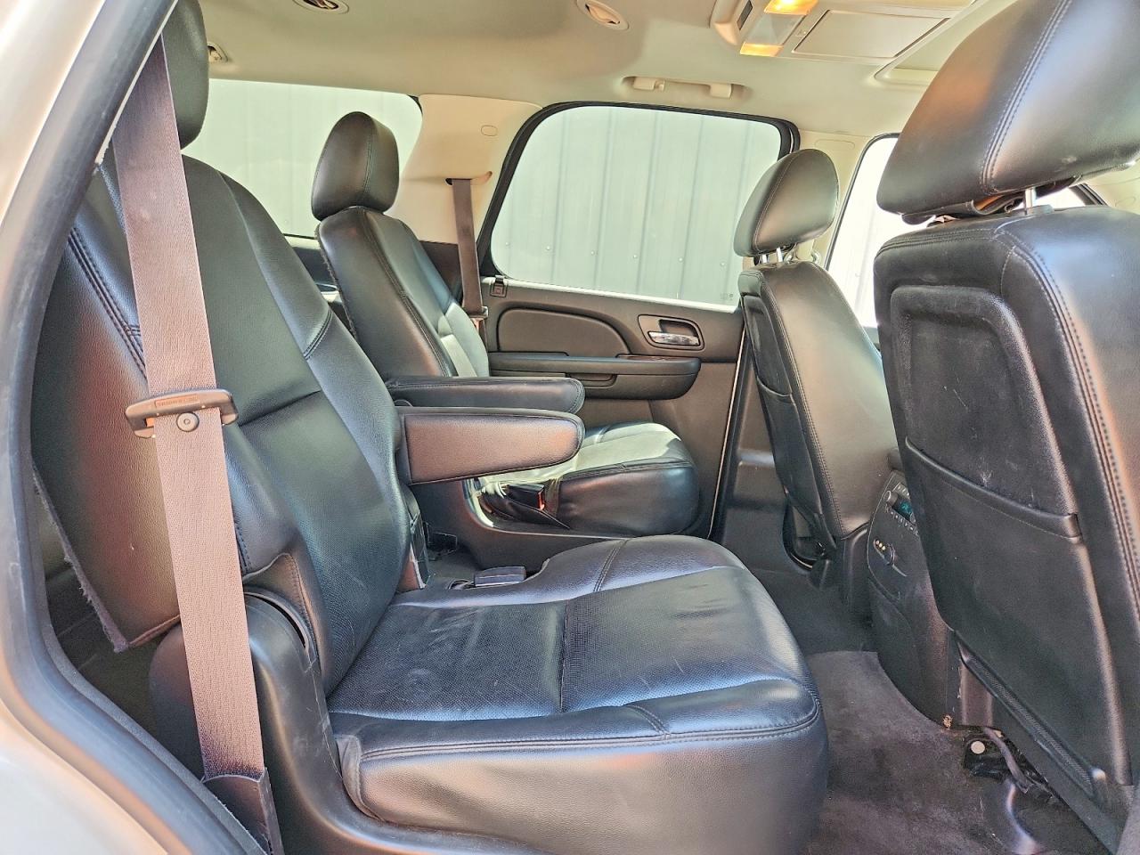 2014 Chevrolet Tahoe C1500 Ltz Белый vin: 1GNSCCE07ER141250