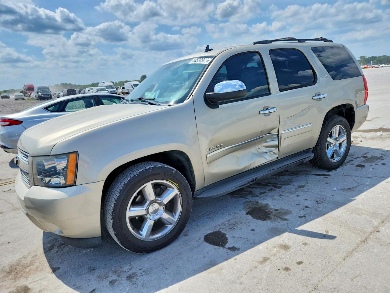 2013 Chevrolet Tahoe C1500 Ltz Beige vin: 1GNSCCE08DR150912