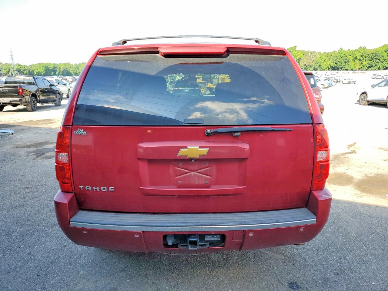 2013 Chevrolet Tahoe C1500 Ltz Красный vin: 1GNSCCE09DR373329