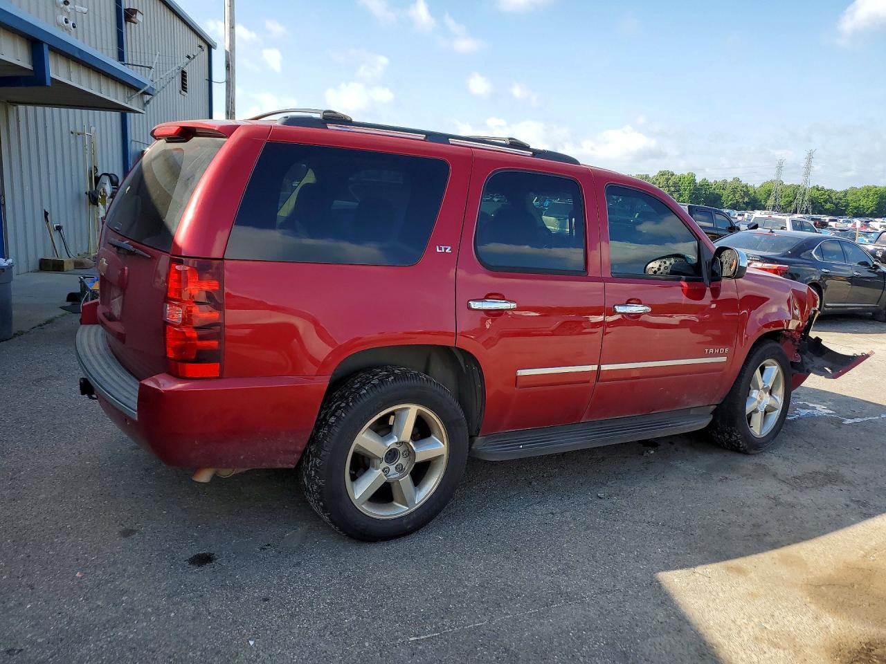 2013 Chevrolet Tahoe C1500 Ltz Красный vin: 1GNSCCE09DR373329