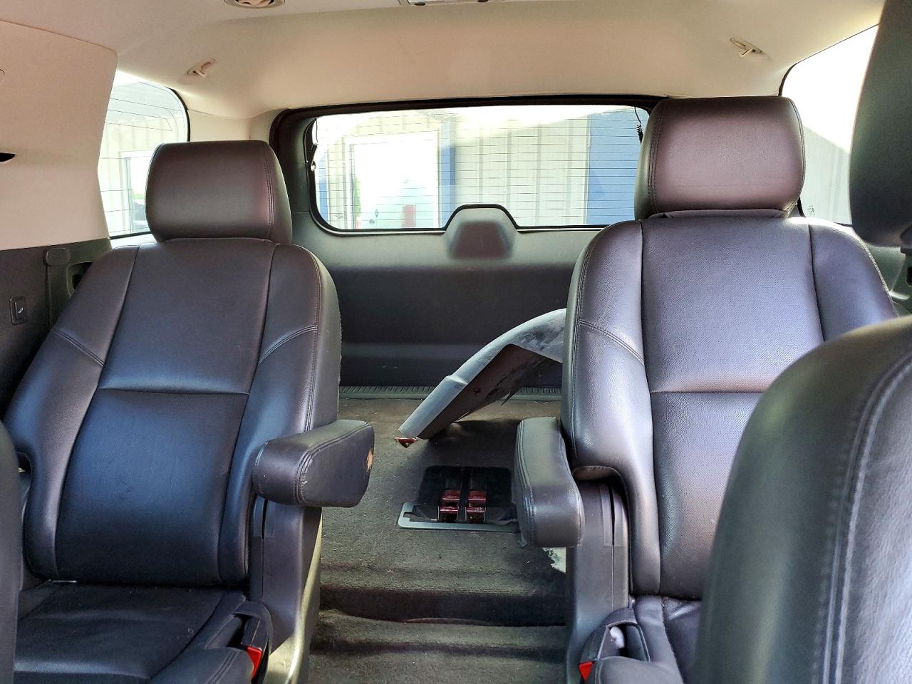 2013 Chevrolet Tahoe C1500 Ltz Красный vin: 1GNSCCE09DR373329