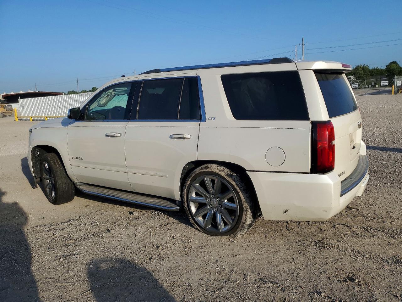 2015 Chevrolet Tahoe C1500 Ltz White vin: 1GNSCCKC0FR263318