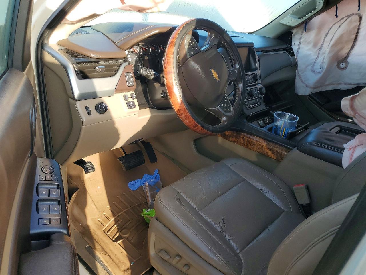 2015 Chevrolet Tahoe C1500 Ltz White vin: 1GNSCCKC0FR263318