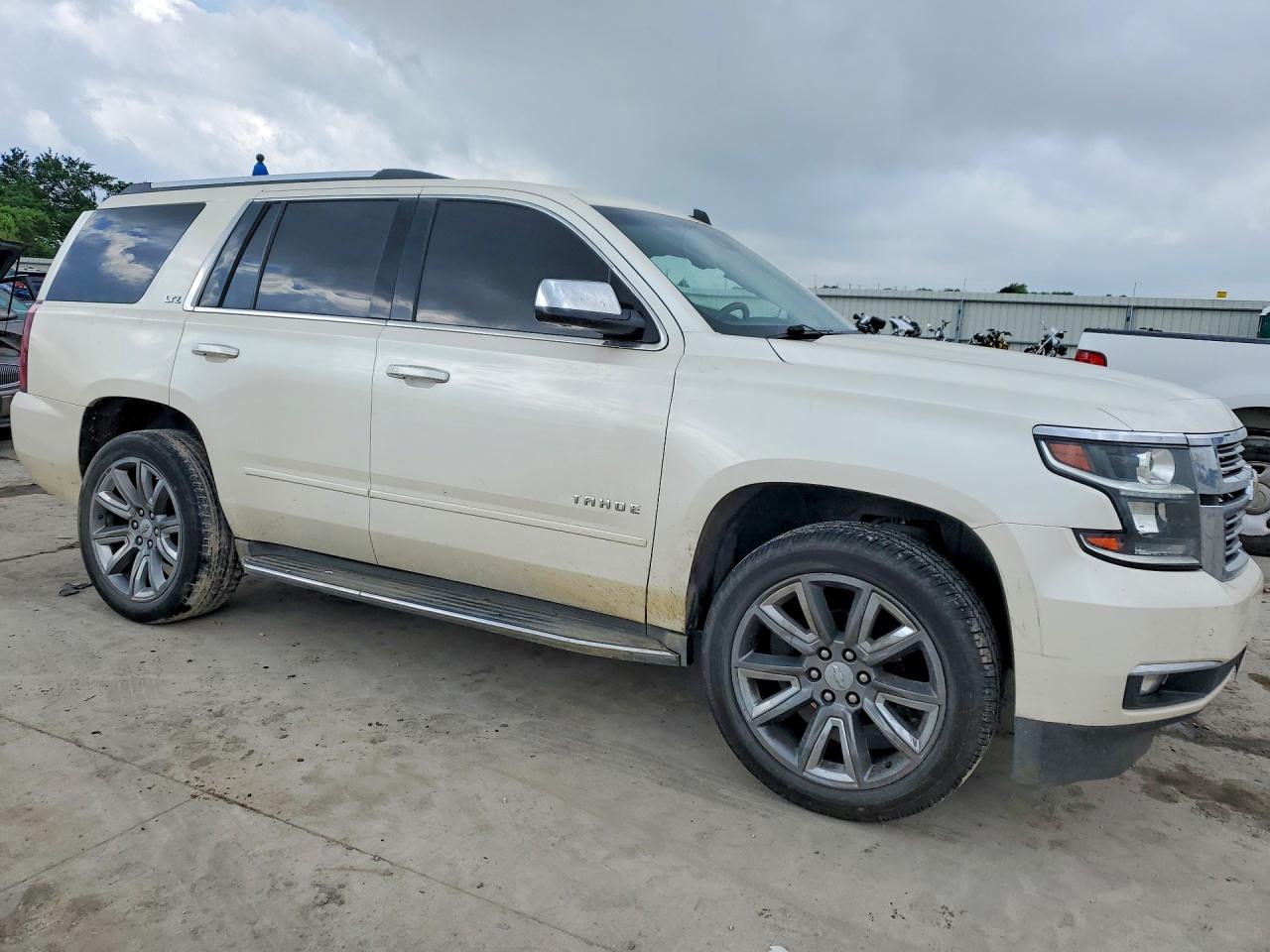 2015 Chevrolet Tahoe C1500 Ltz Белый vin: 1GNSCCKC0FR299865