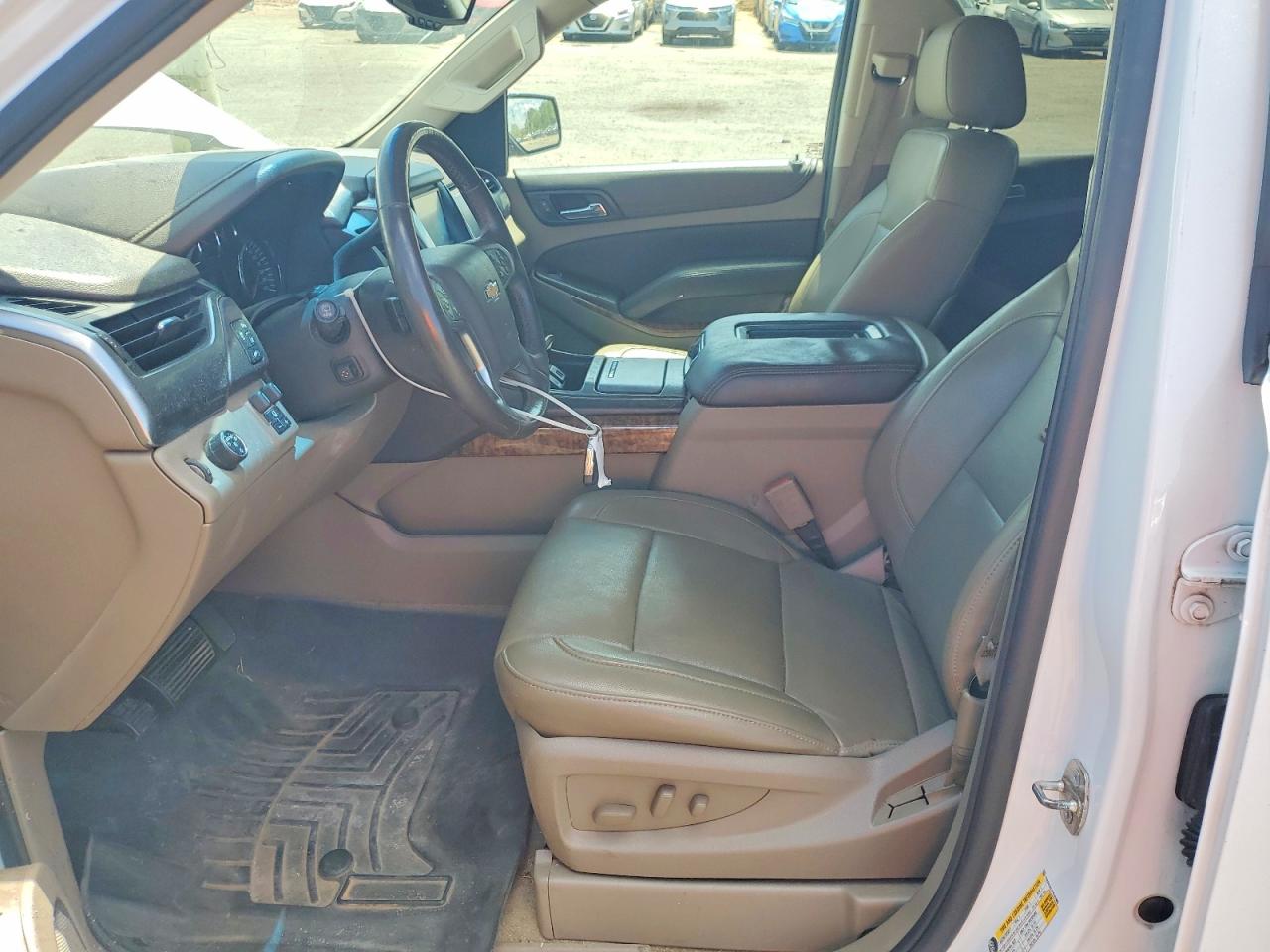 2015 Chevrolet Tahoe C1500 Ltz Белый vin: 1GNSCCKC1FR101908