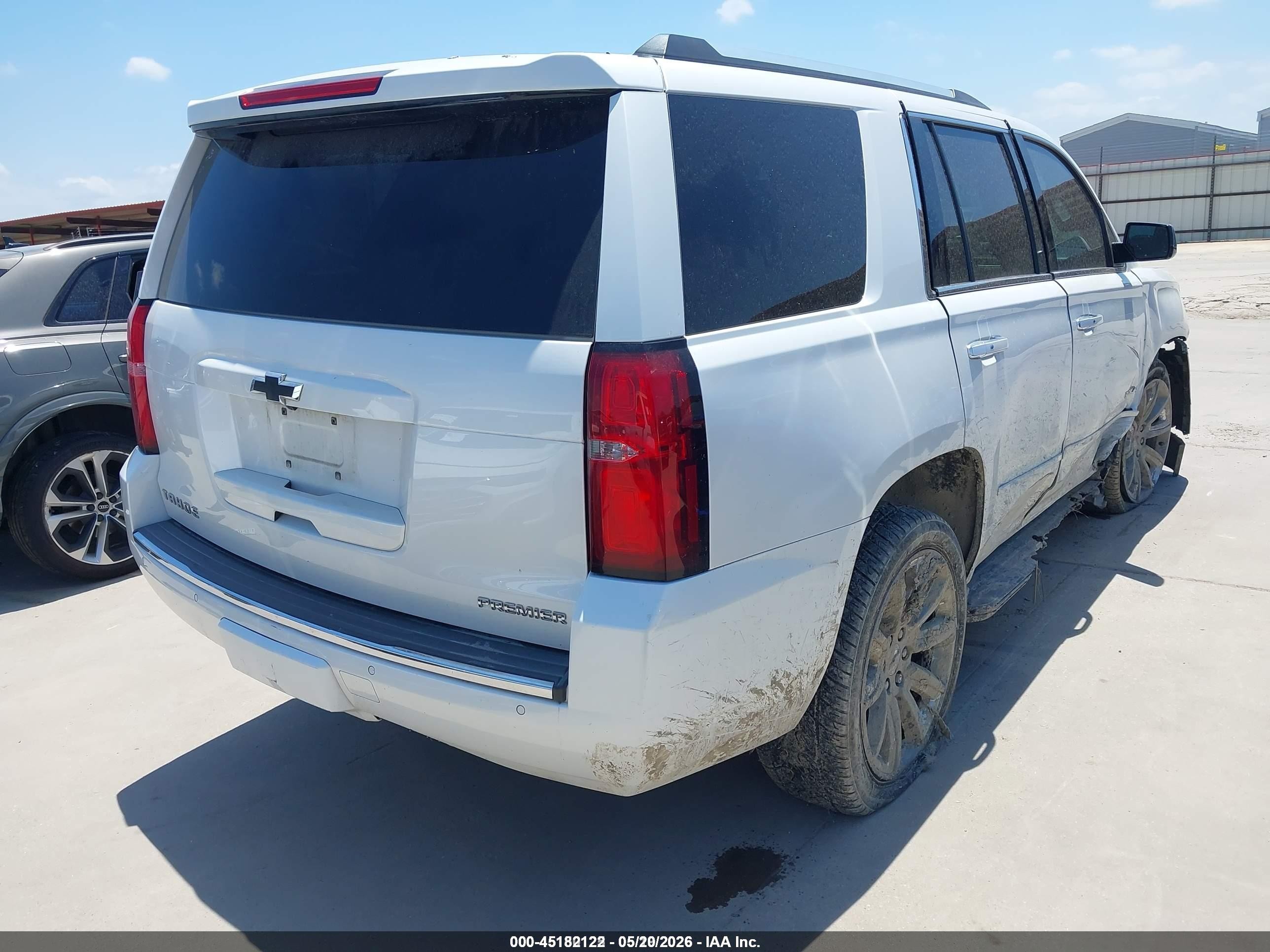 2019 Chevrolet Tahoe Premier White vin: 1GNSCCKC1KR316344