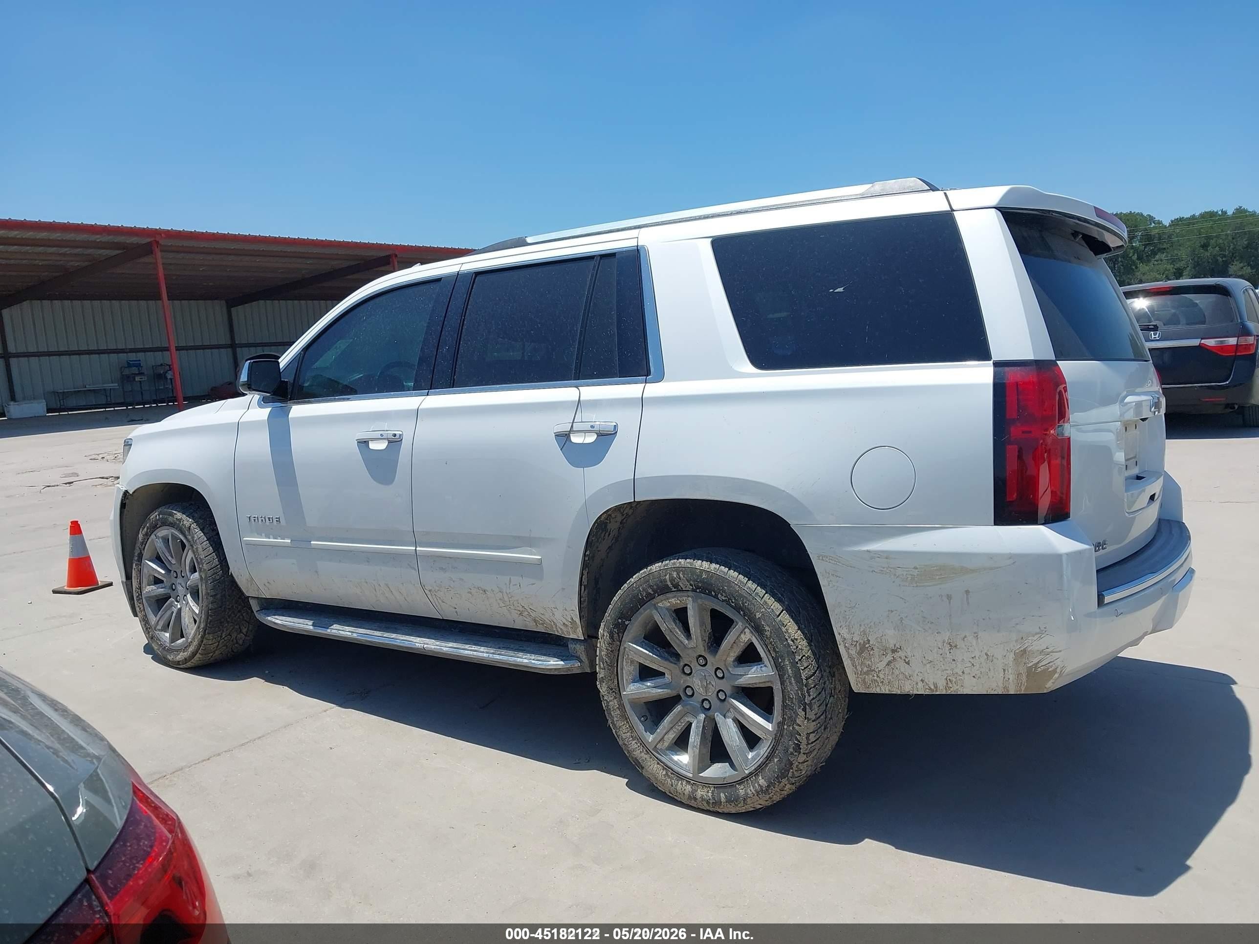 2019 Chevrolet Tahoe Premier White vin: 1GNSCCKC1KR316344