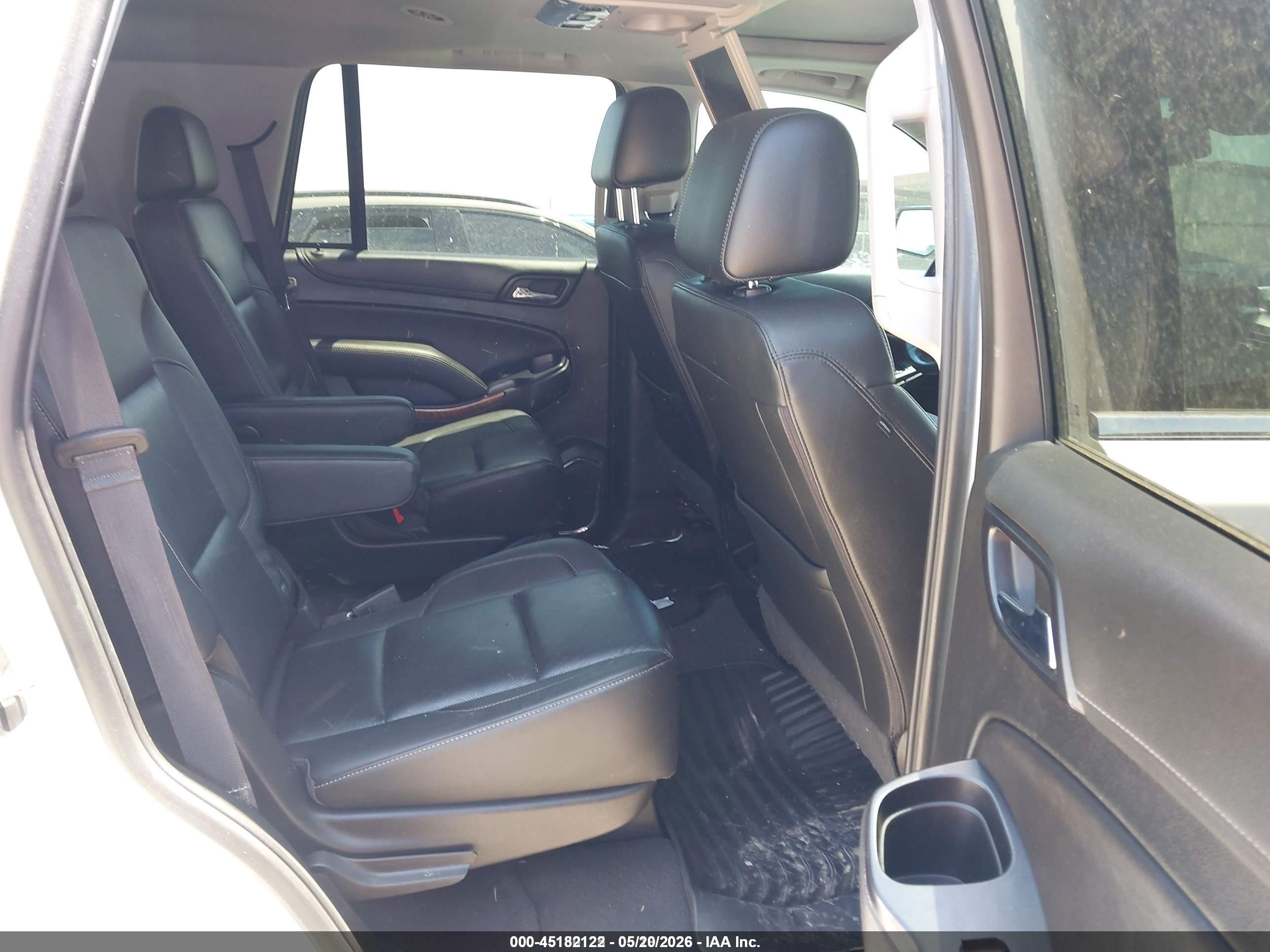 2019 Chevrolet Tahoe Premier White vin: 1GNSCCKC1KR316344