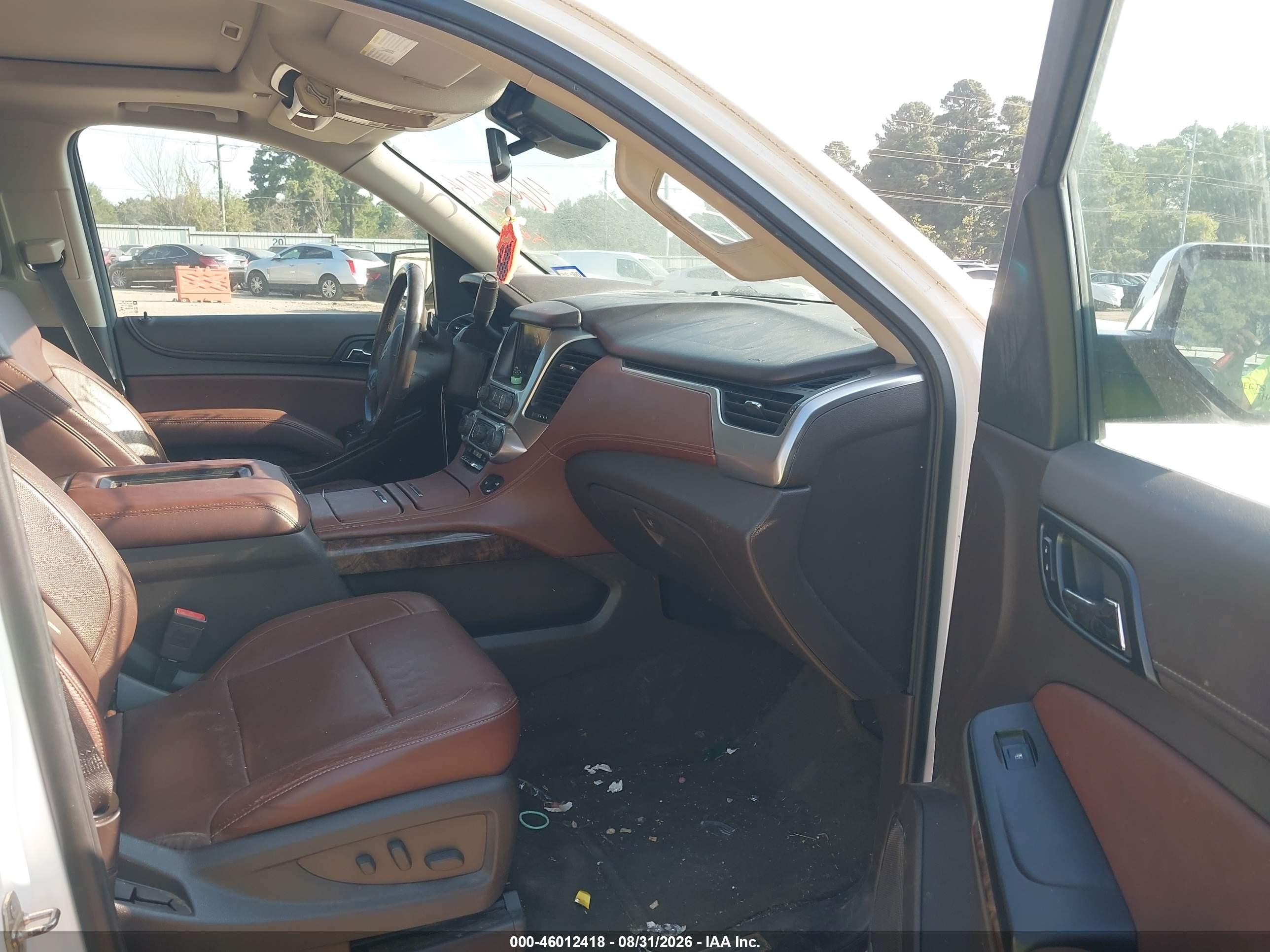 2015 Chevrolet Tahoe Ltz Белый vin: 1GNSCCKC2FR174317