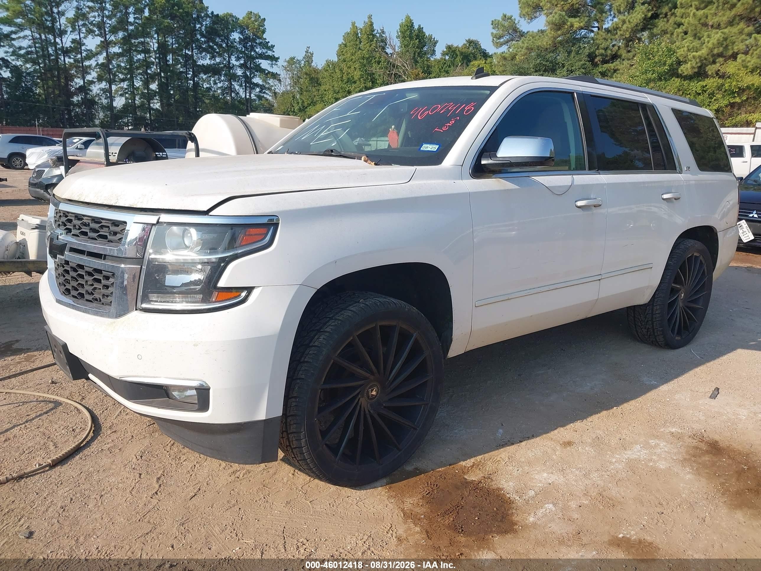 2015 Chevrolet Tahoe Ltz Белый vin: 1GNSCCKC2FR174317