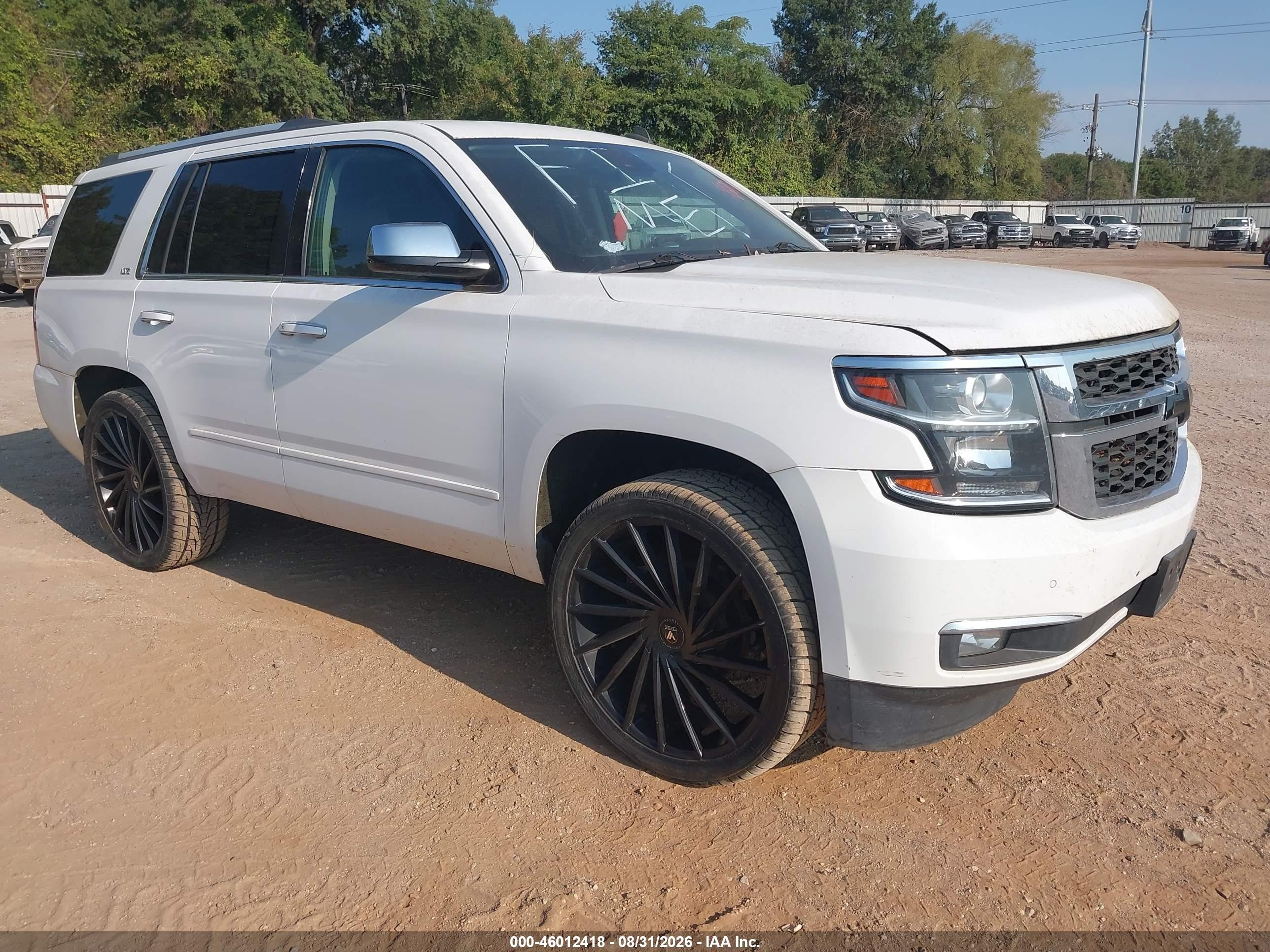 2015 Chevrolet Tahoe Ltz Белый vin: 1GNSCCKC2FR174317